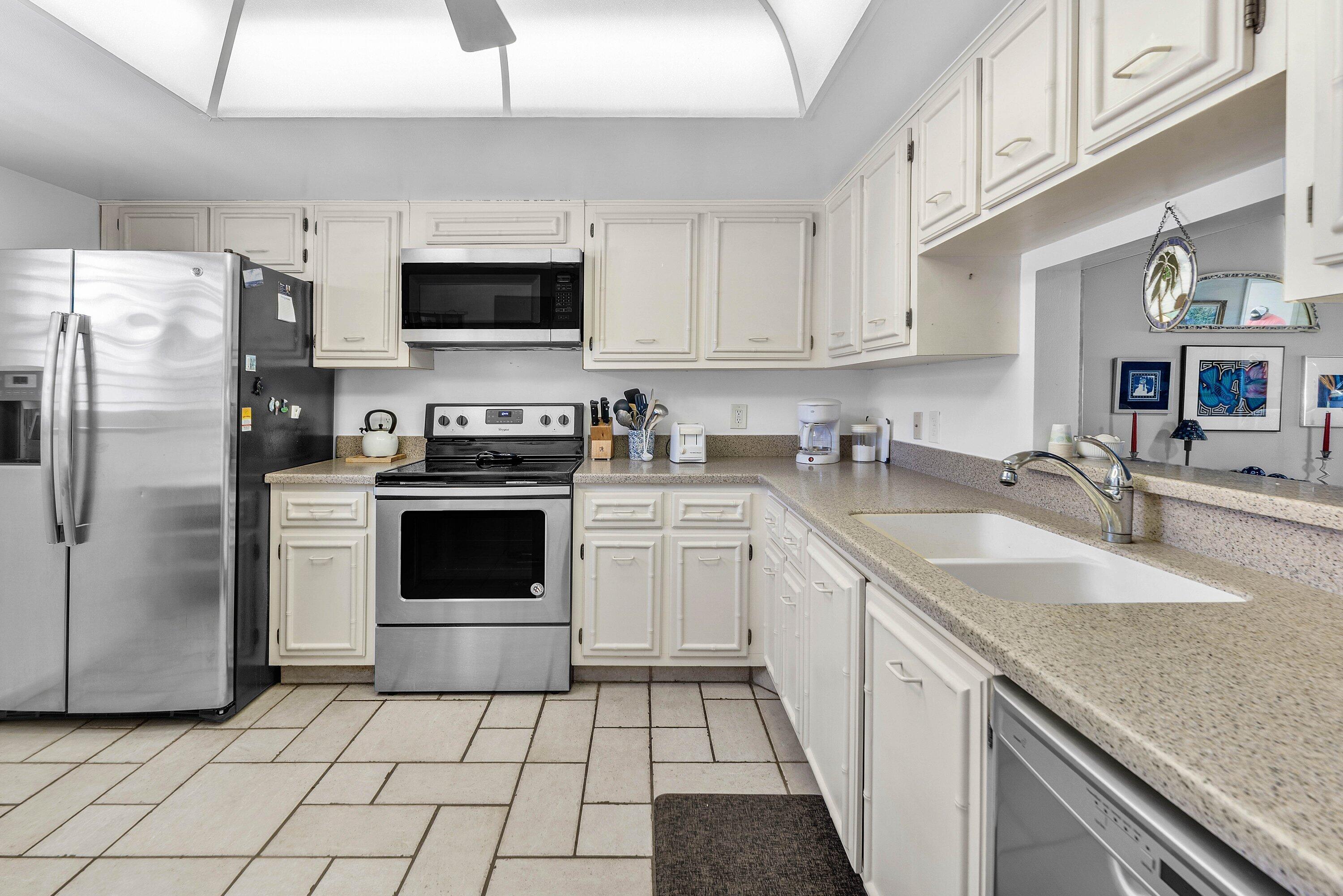 250 John F Kennedy Drive Unit 204 Property Photo 6