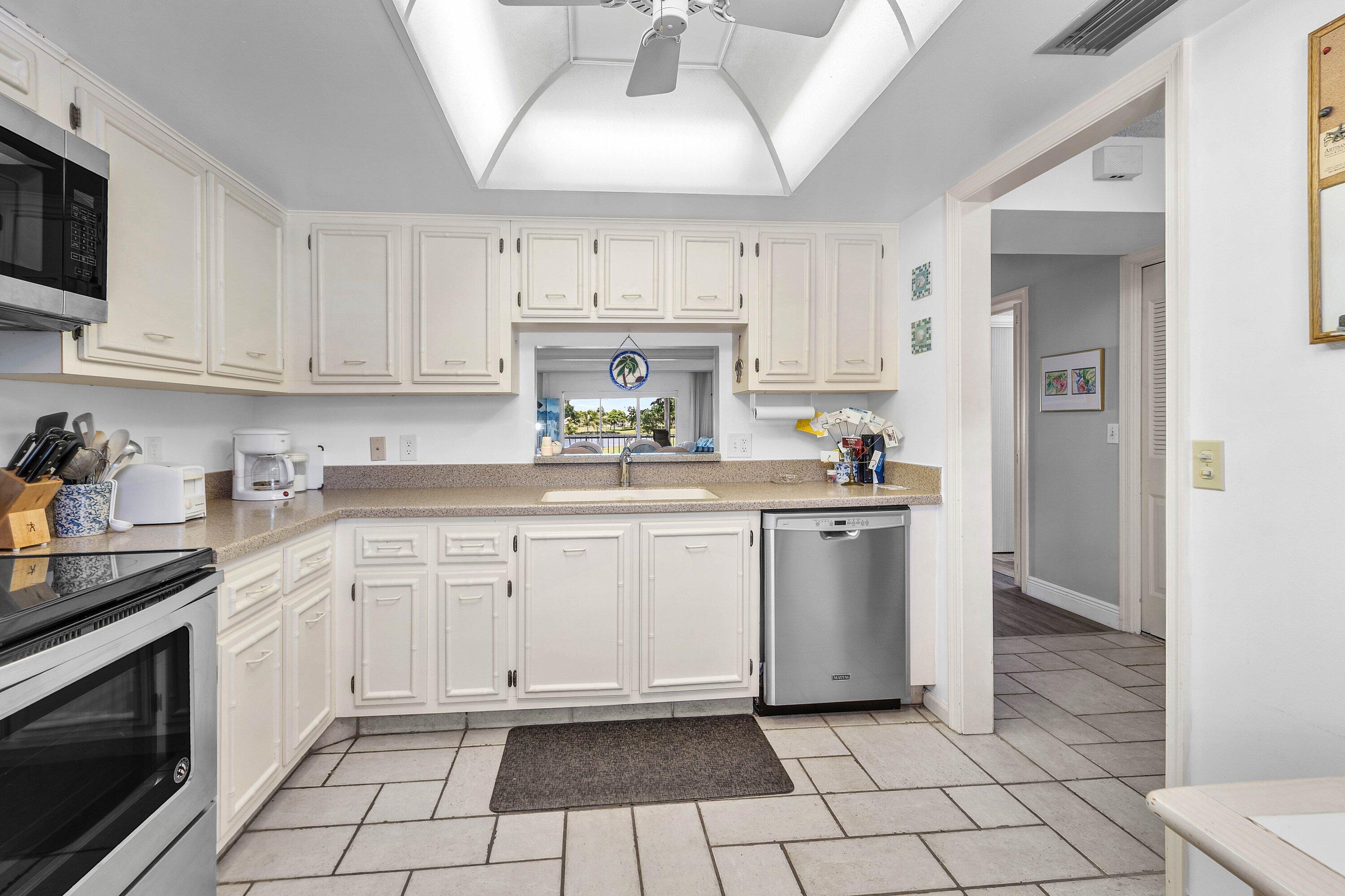 250 John F Kennedy Drive Unit 204 Property Photo 8