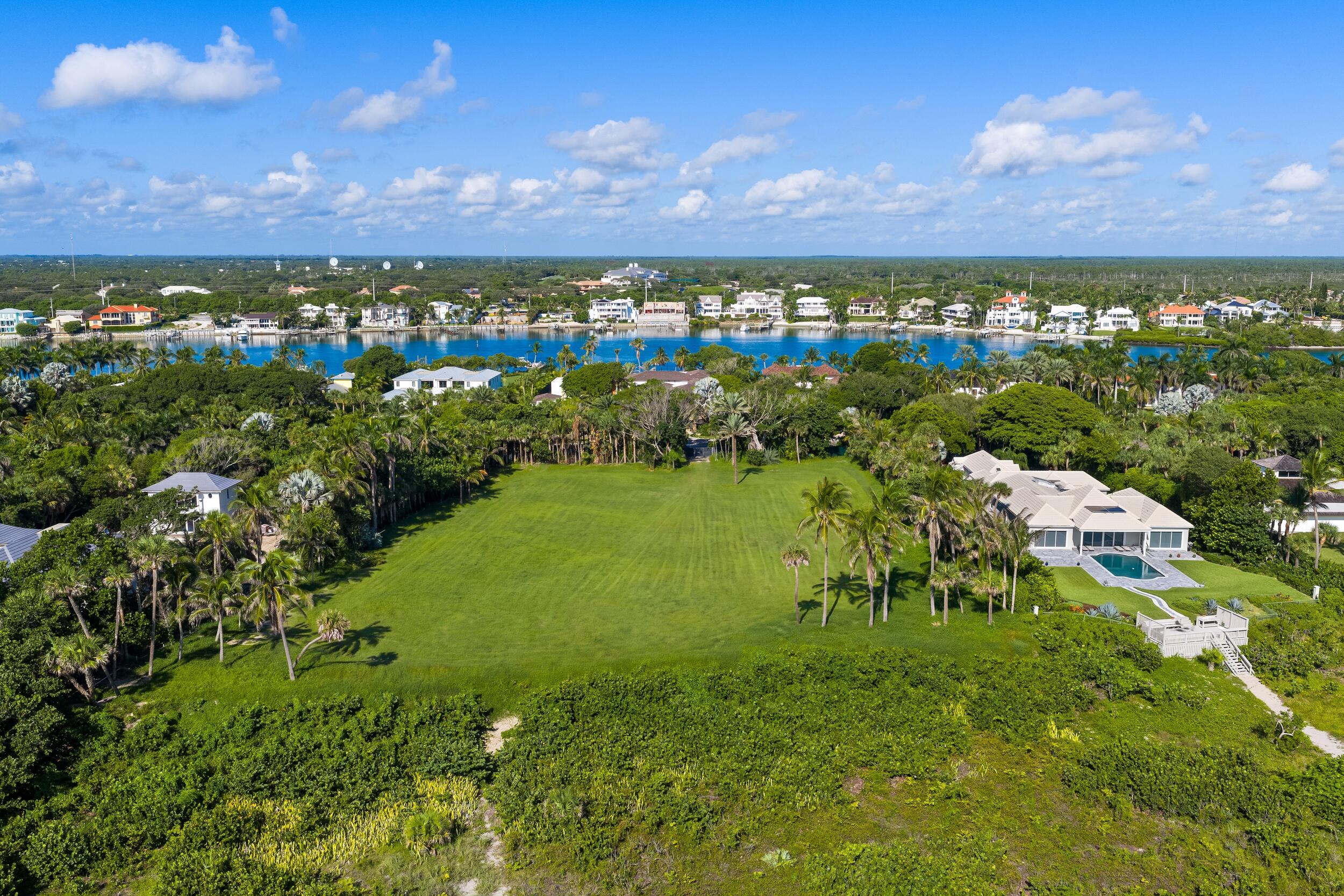 511 S Beach Road Property Photo 2