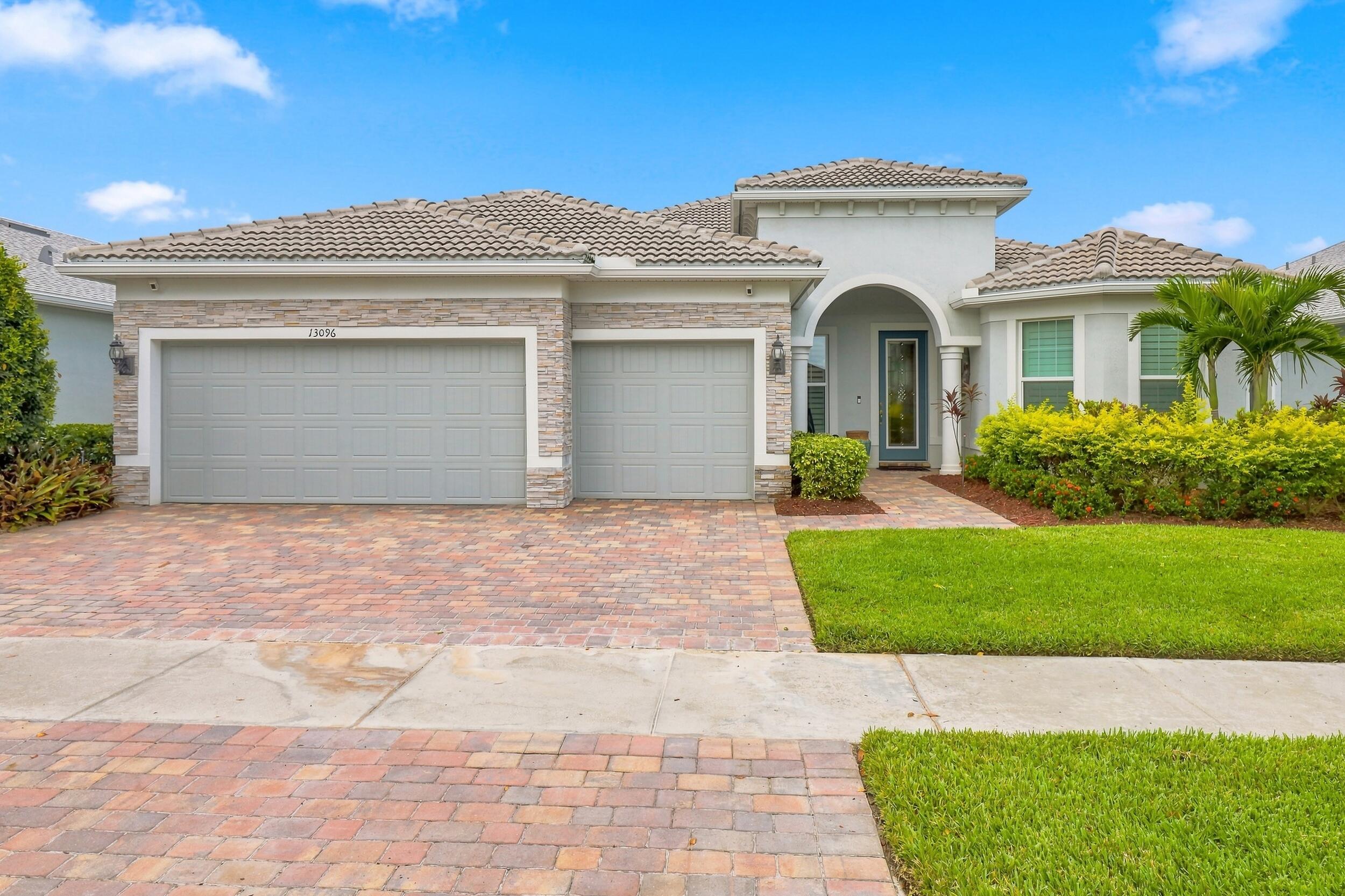 13096 Sw Aureolian Lane Property Photo 1