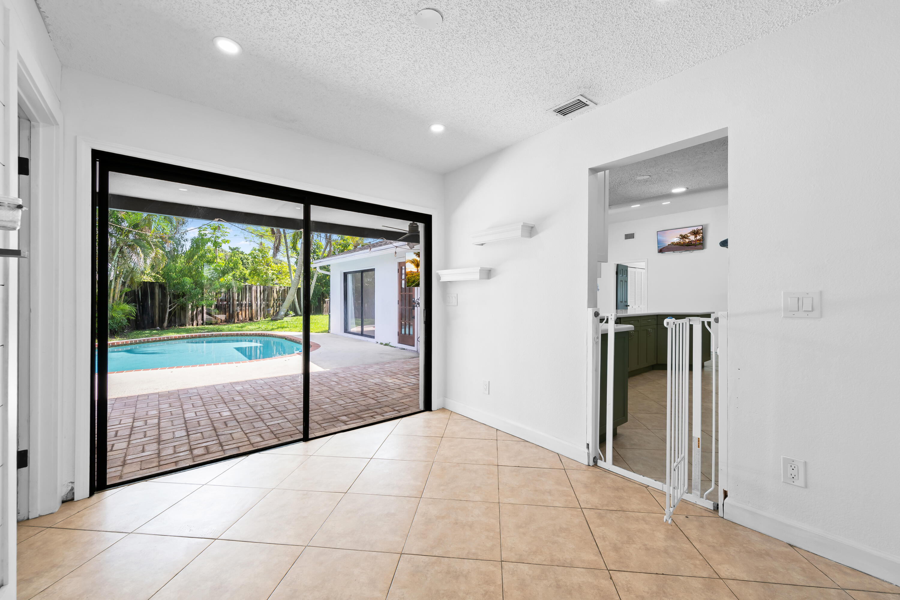 9965 Nw 23rd Street Property Photo 17