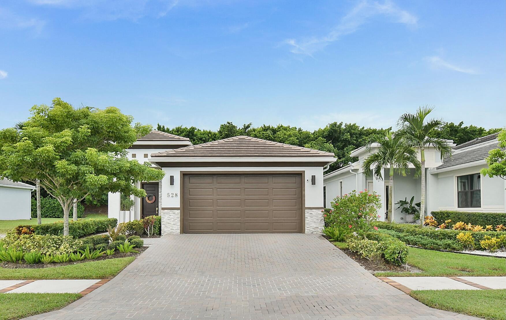 528 Se Fascino Circle Se Property Photo 1