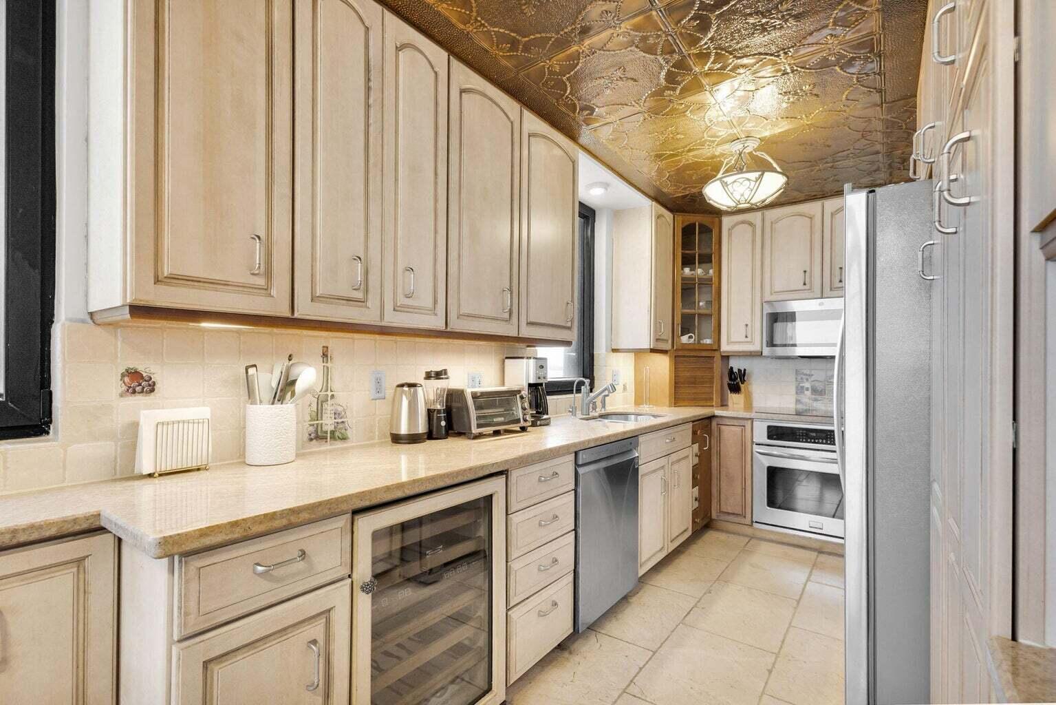 5380 N Ocean Drive 5b Property Photo 10