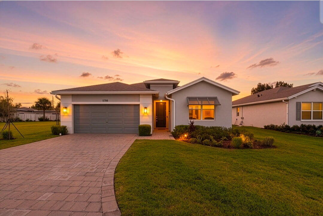 5788 SE SKYBLUE Circle Property Photo 1