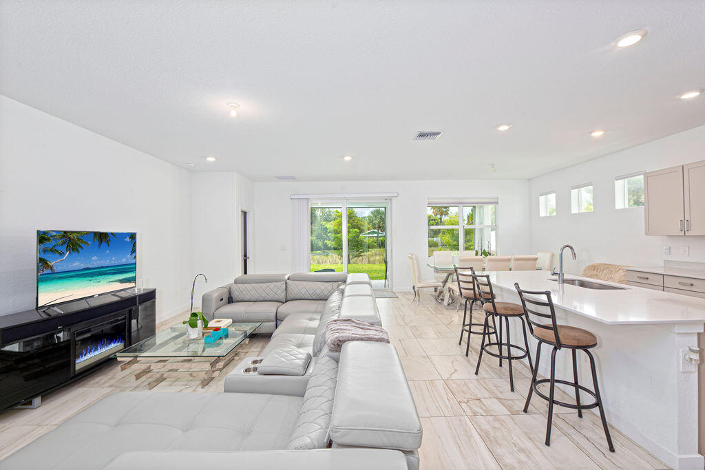 5788 Se Skyblue Circle Property Photo 7