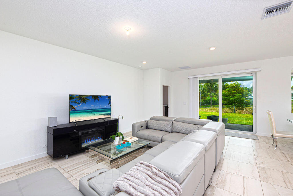 5788 Se Skyblue Circle Property Photo 9
