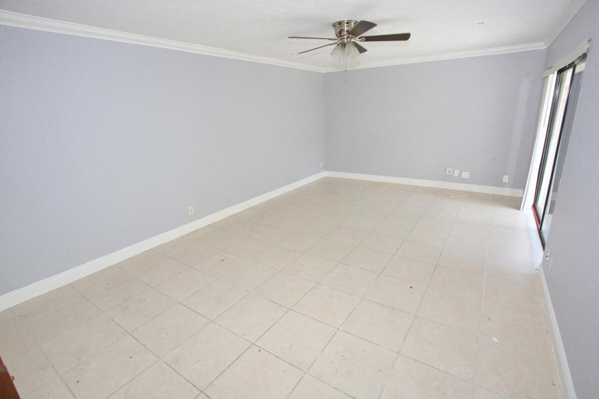 7531 Courtyard Run E Property Photo 4