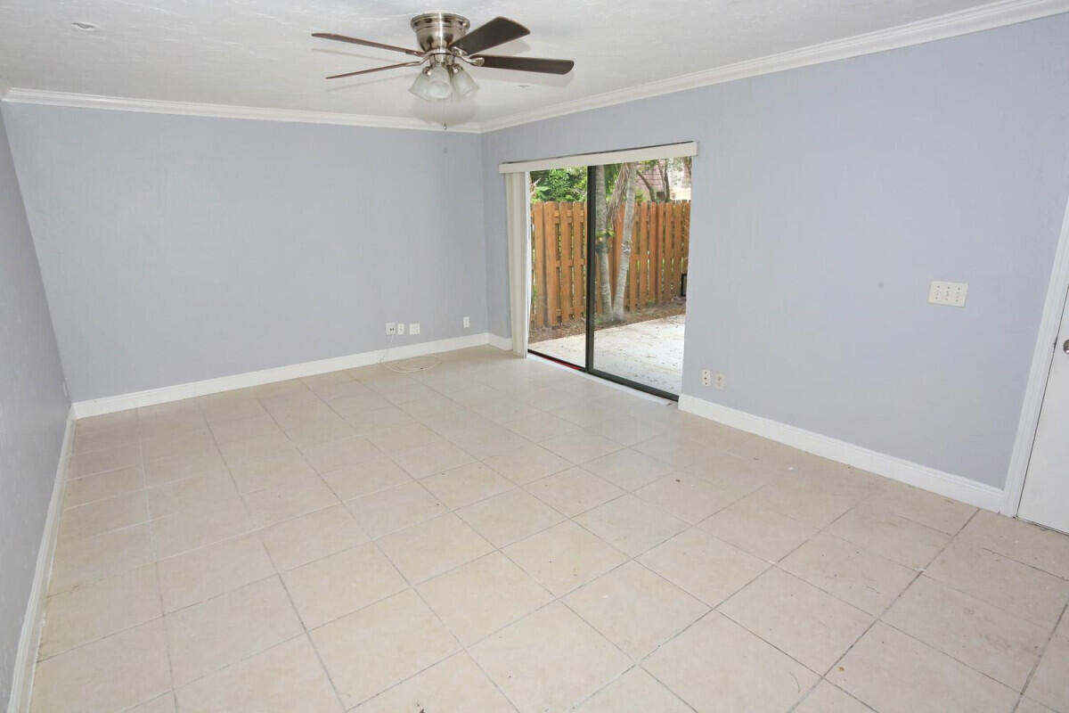 7531 Courtyard Run E Property Photo 5