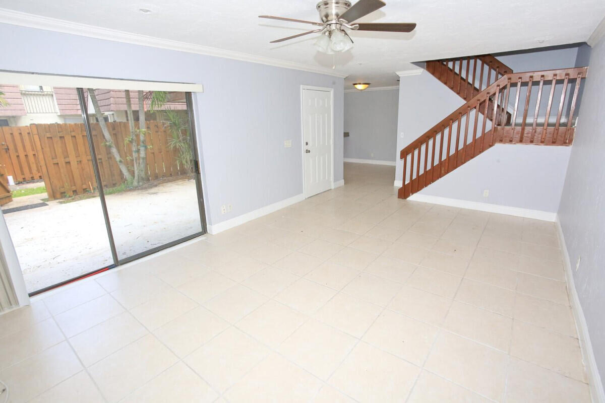7531 Courtyard Run E Property Photo 6