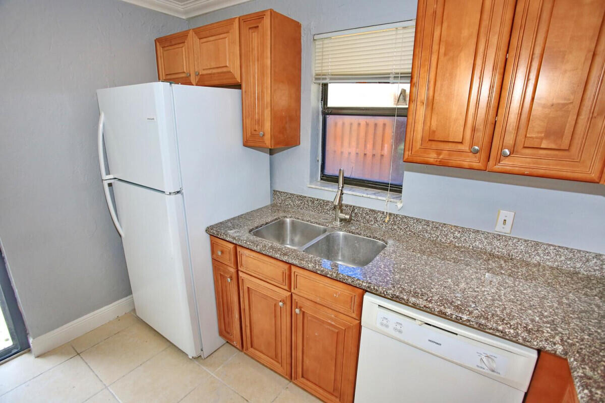 7531 Courtyard Run E Property Photo 9