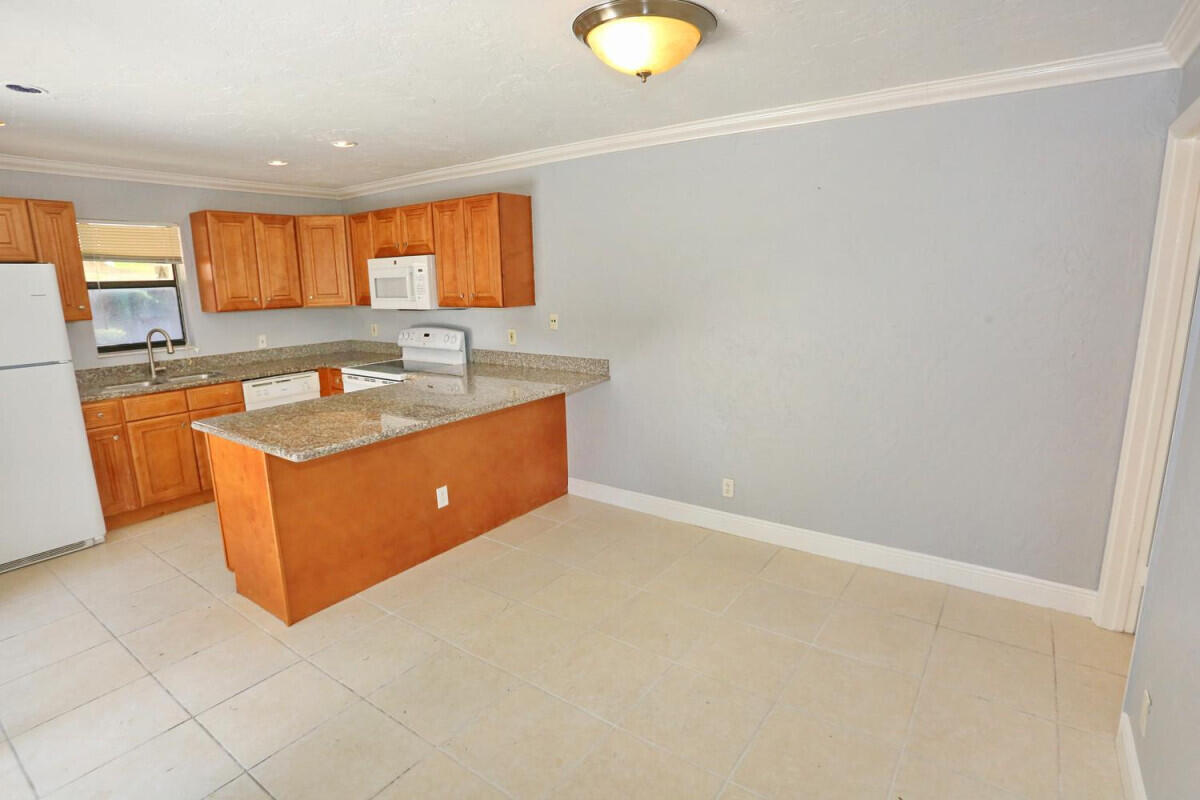 7531 Courtyard Run E Property Photo 13