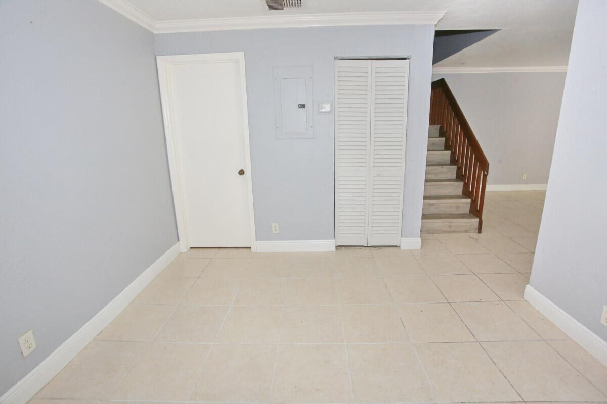 7531 Courtyard Run E Property Photo 14
