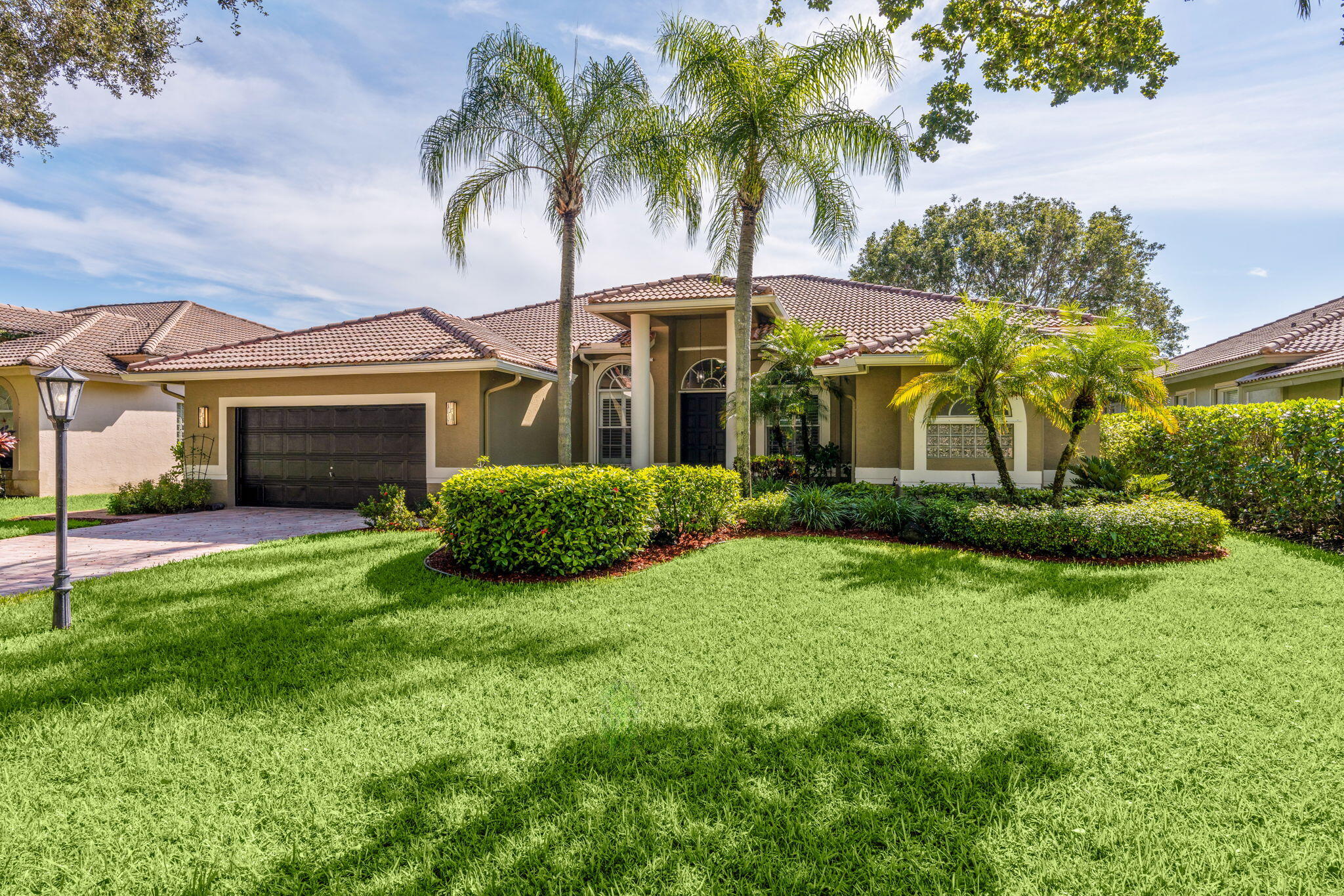 4933 CHARDONNAY Drive Property Photo 1