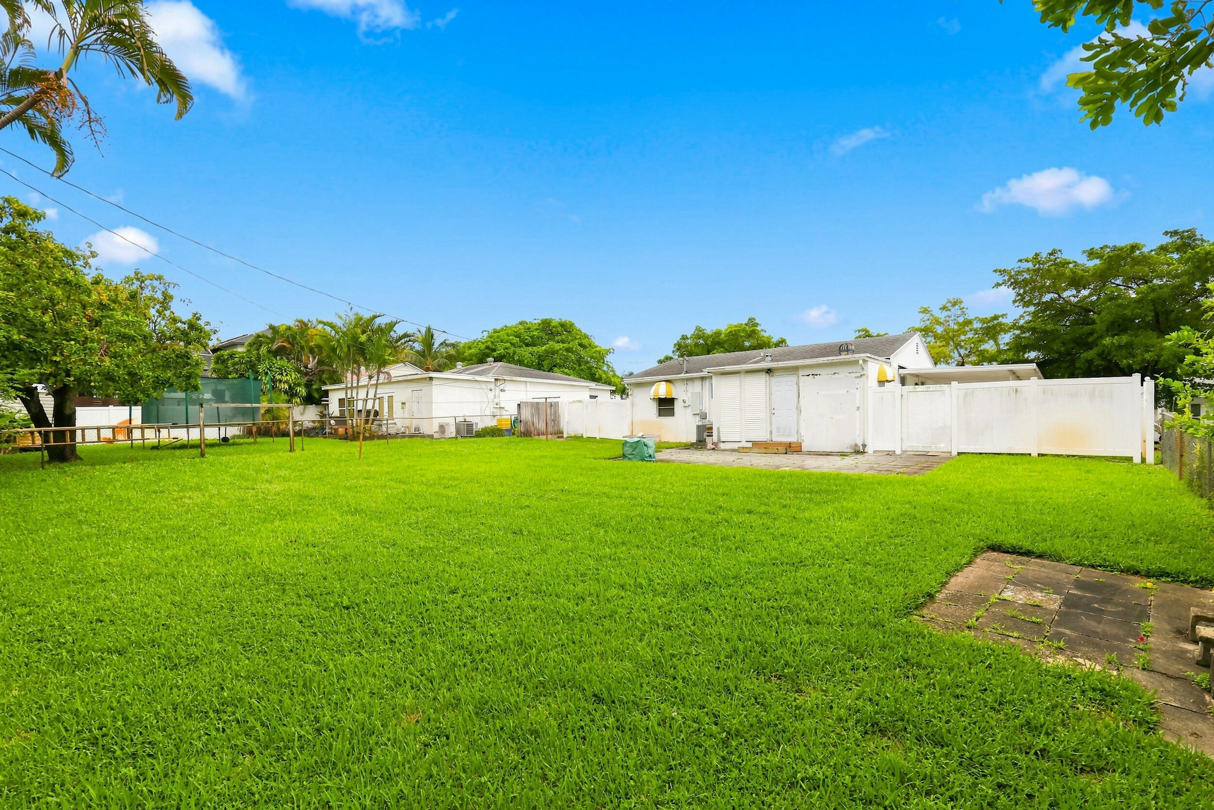 933 Upland Road Property Photo 8