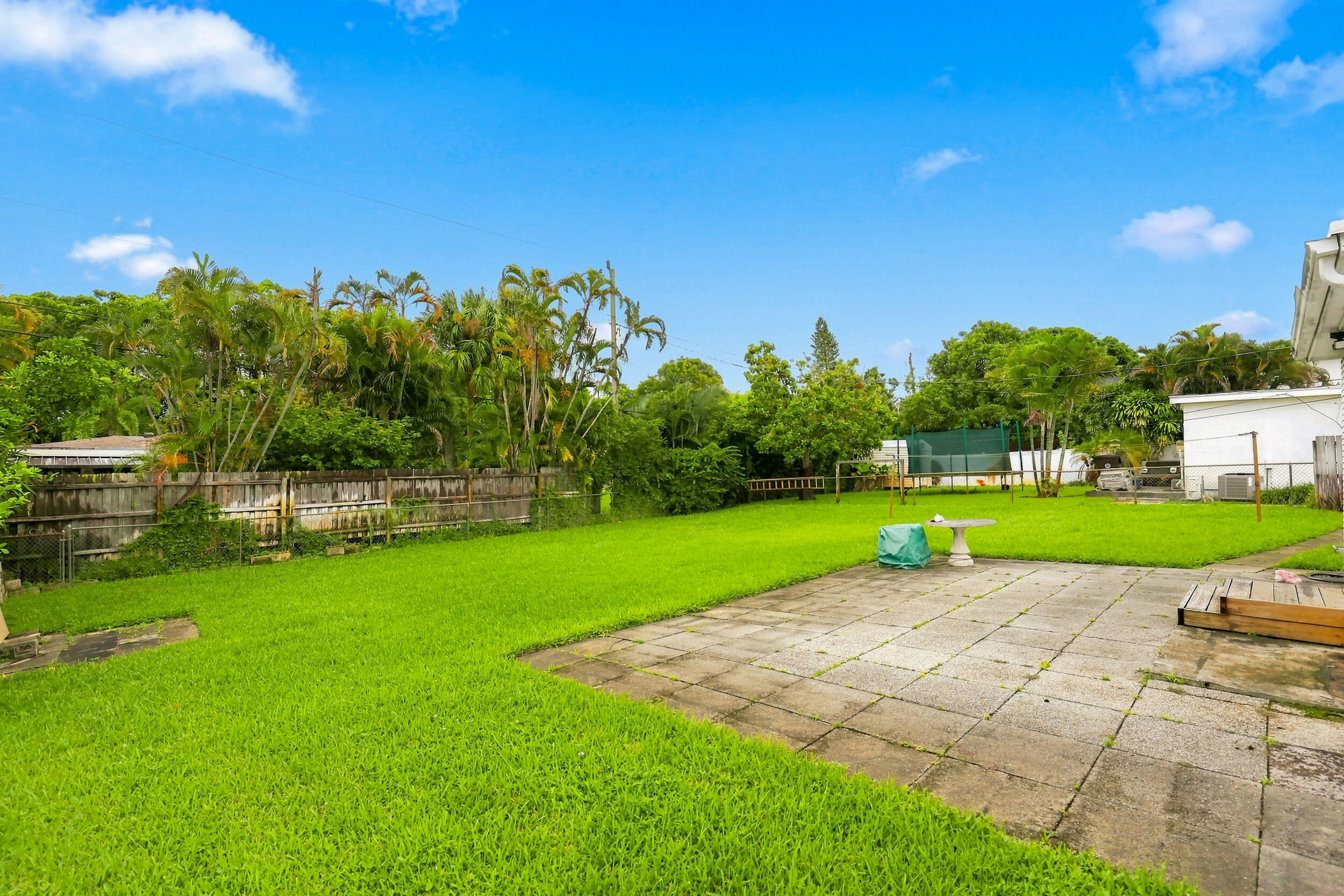 933 Upland Road Property Photo 11