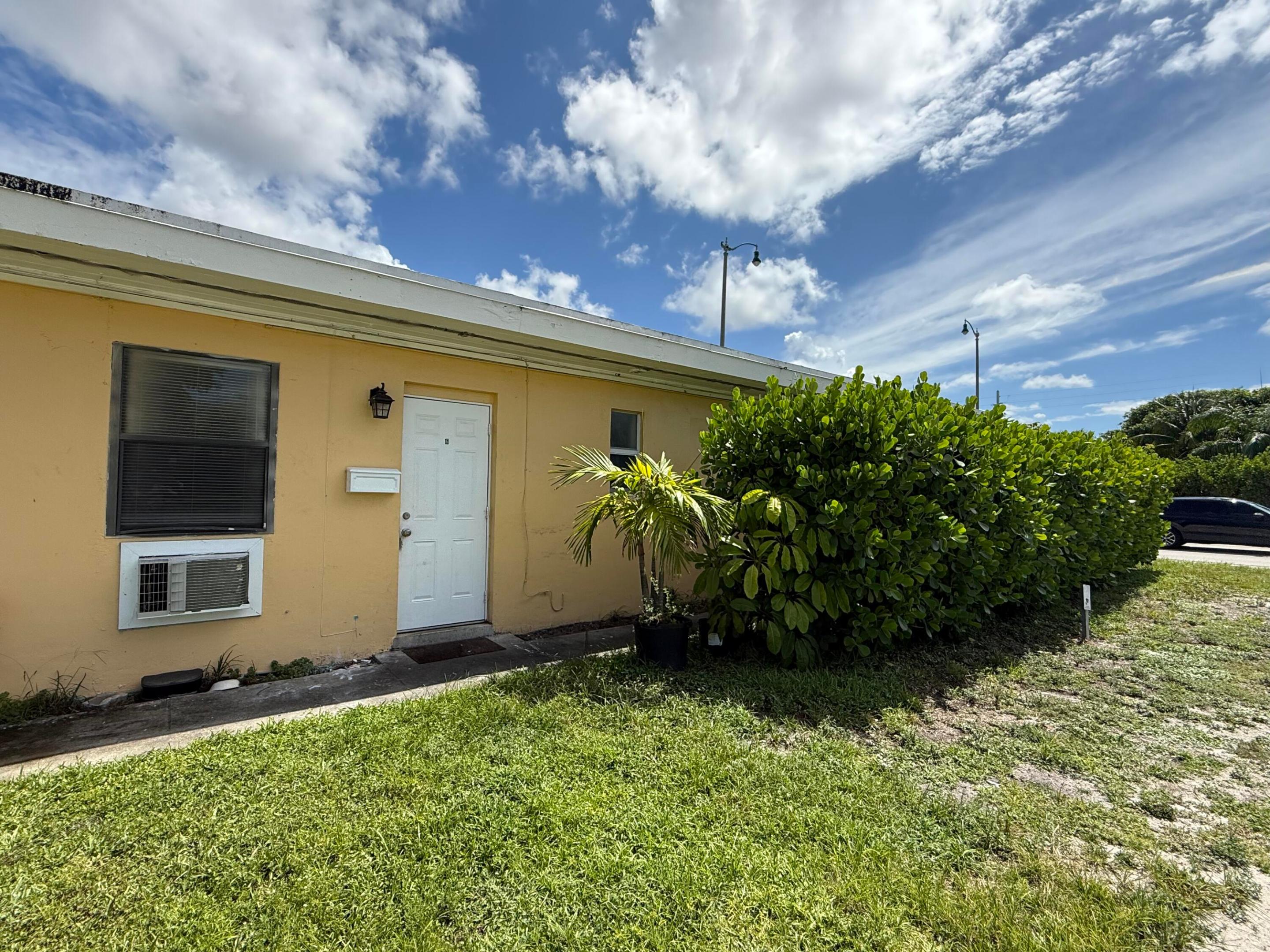 3300 Broadway Avenue 6 Property Photo 1