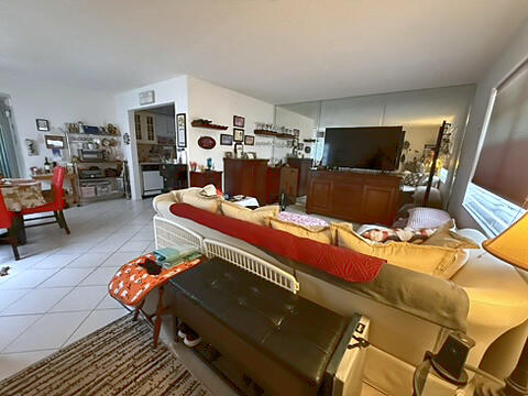 370 Burgundy H H Property Photo 3