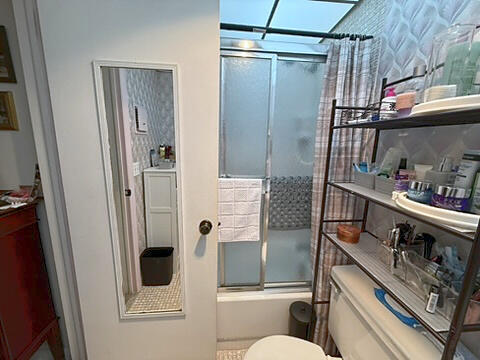 370 Burgundy H H Property Photo 8