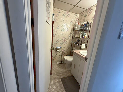 370 Burgundy H H Property Photo 9