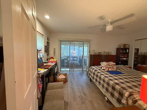 370 Burgundy H H Property Photo 10
