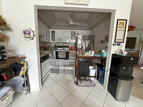 370 Burgundy H H Property Photo 17