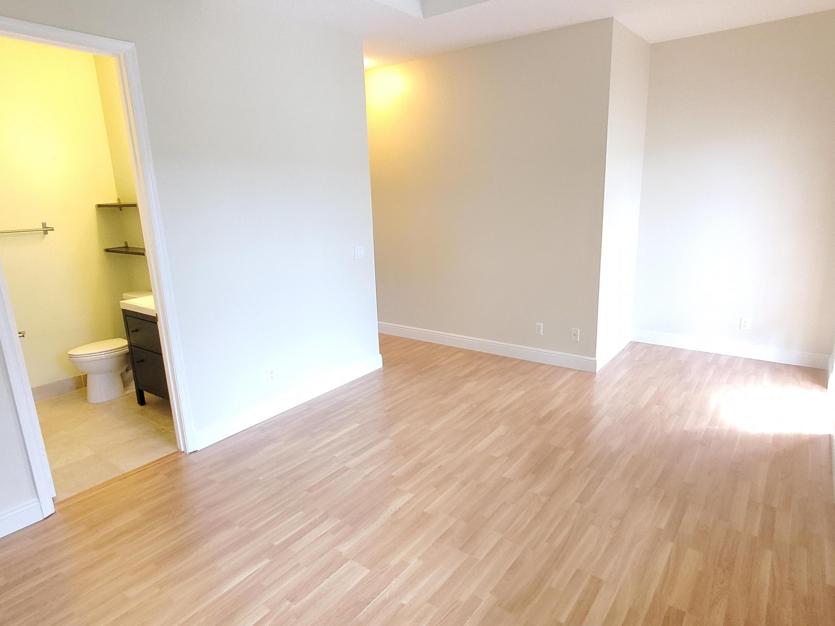4329 Parkside Drive Property Photo 5