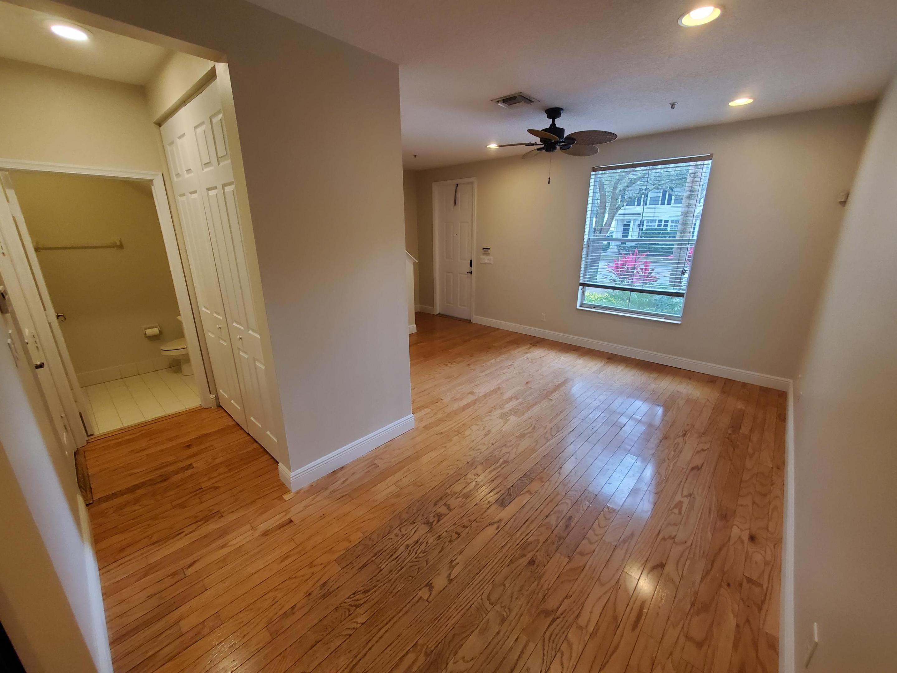 4329 Parkside Drive Property Photo 10