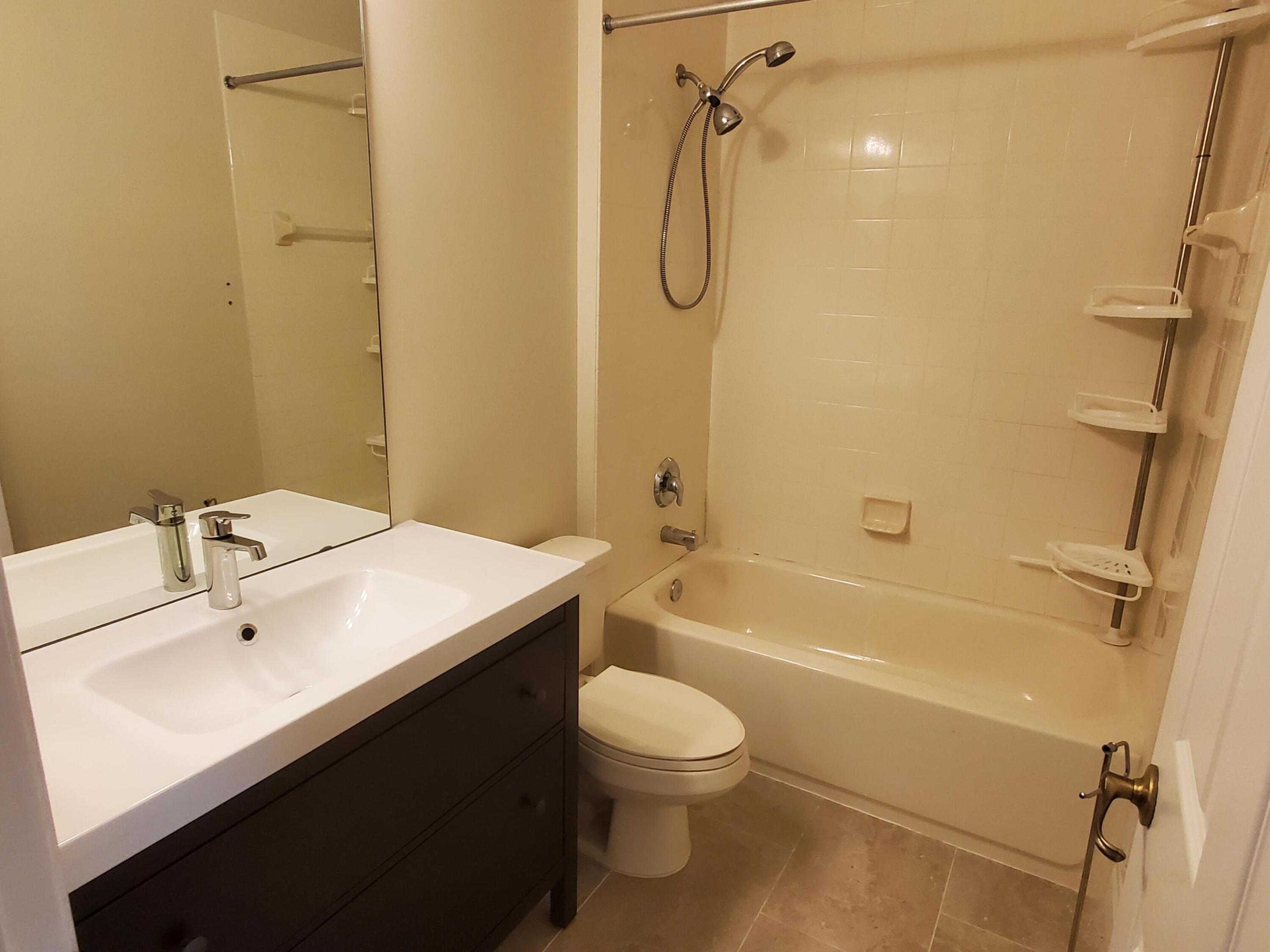 4329 Parkside Drive Property Photo 13