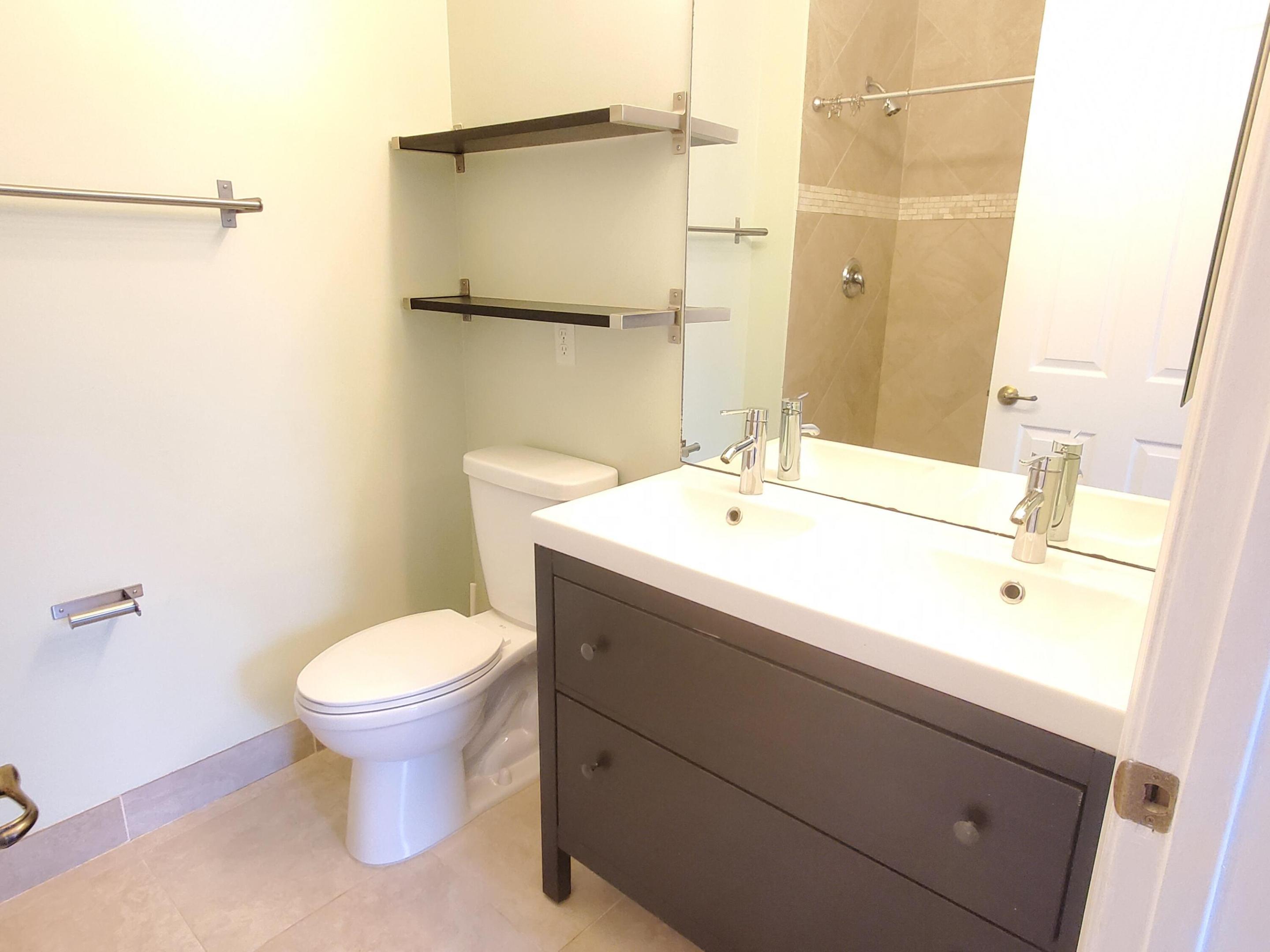 4329 Parkside Drive Property Photo 14