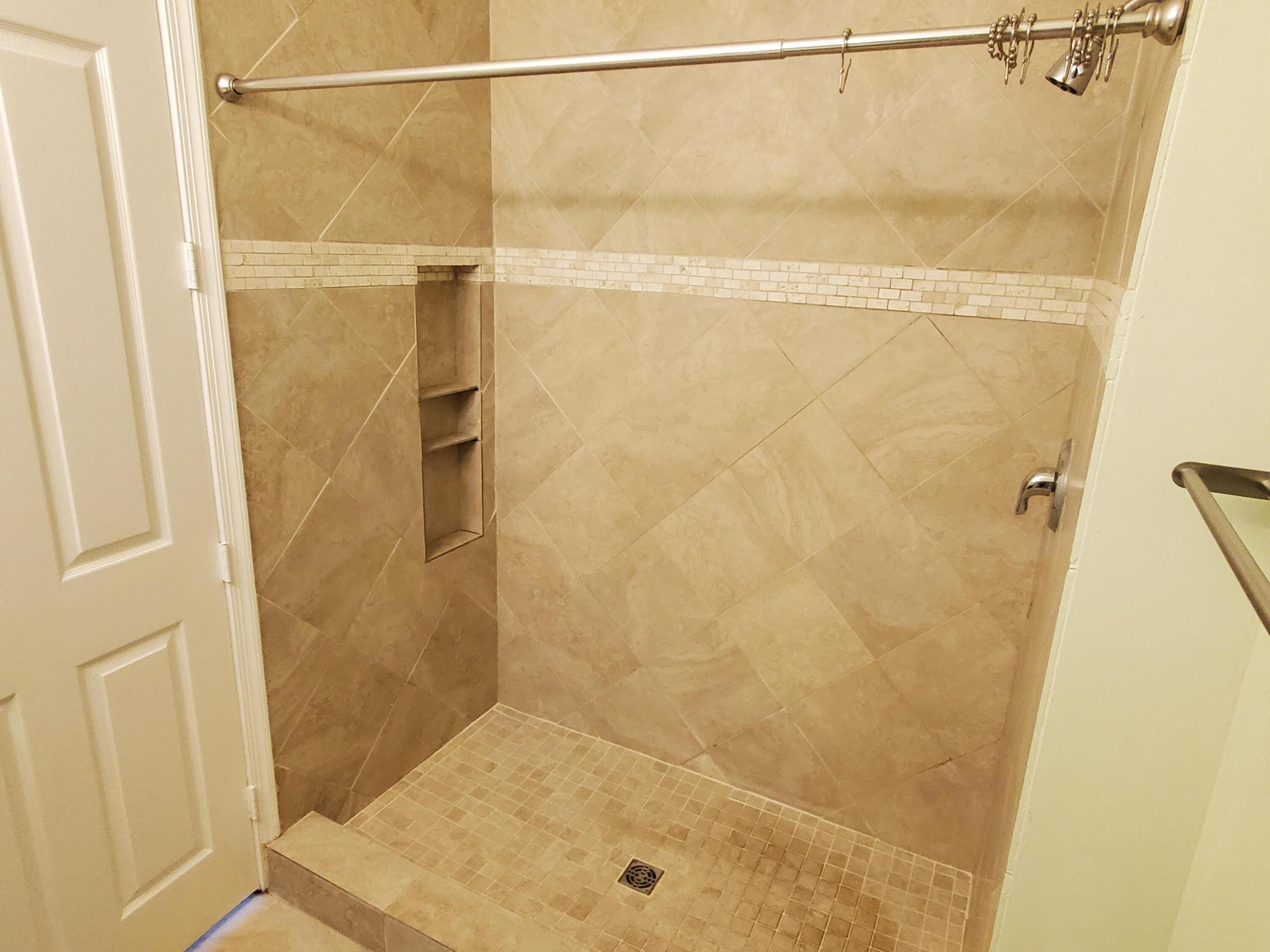 4329 Parkside Drive Property Photo 15