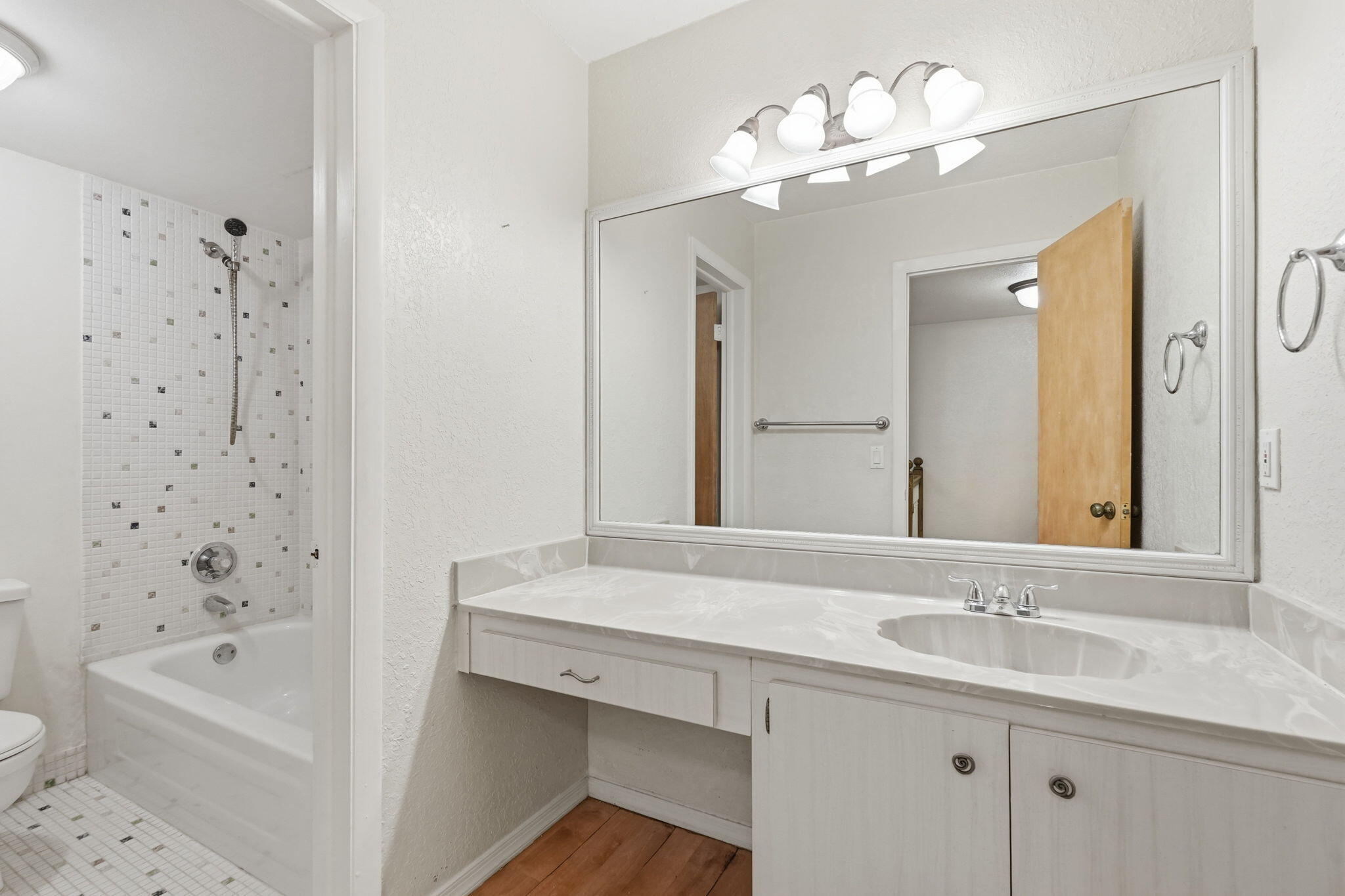 430 Commodore Drive 314 Property Photo 22