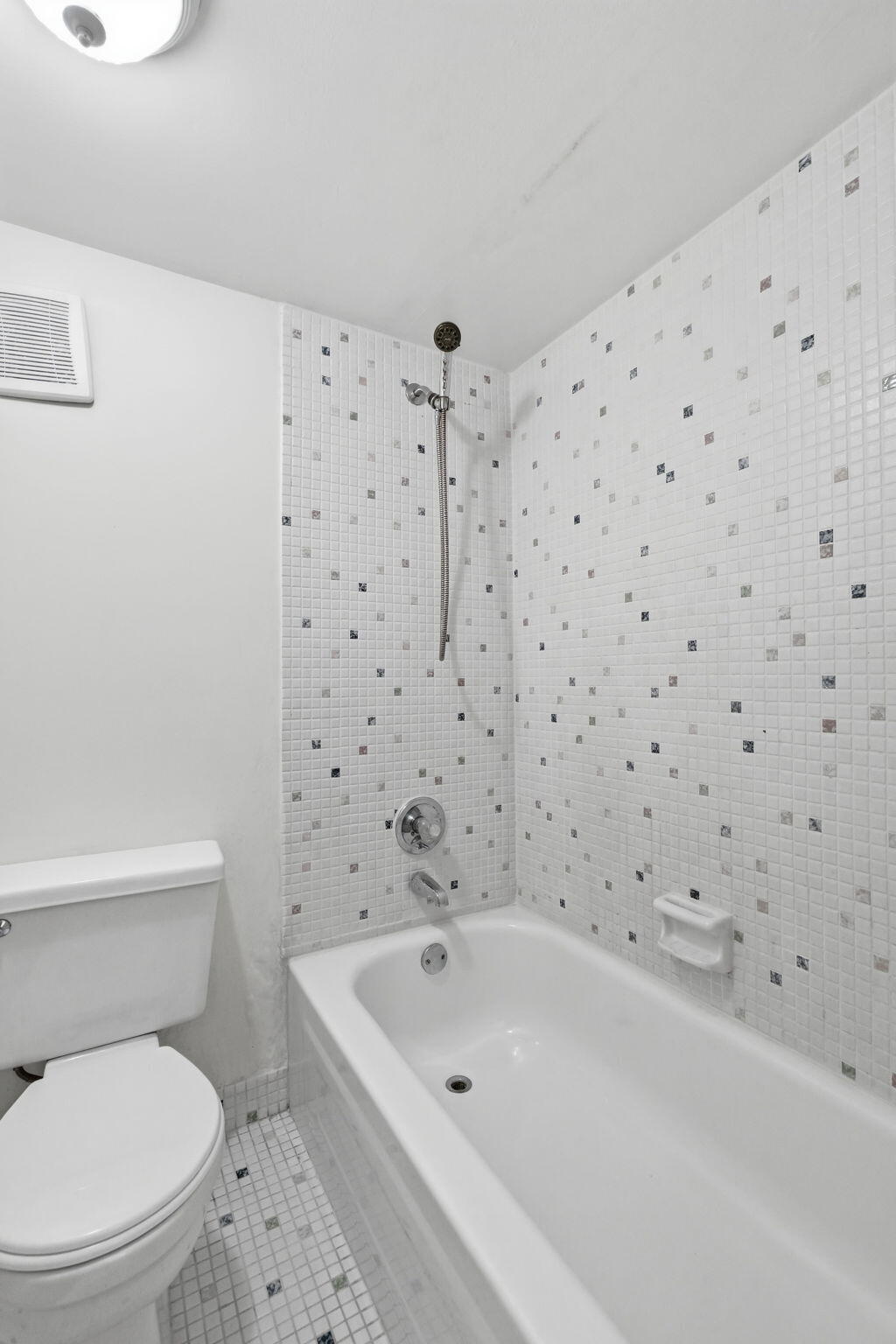 430 Commodore Drive 314 Property Photo 25