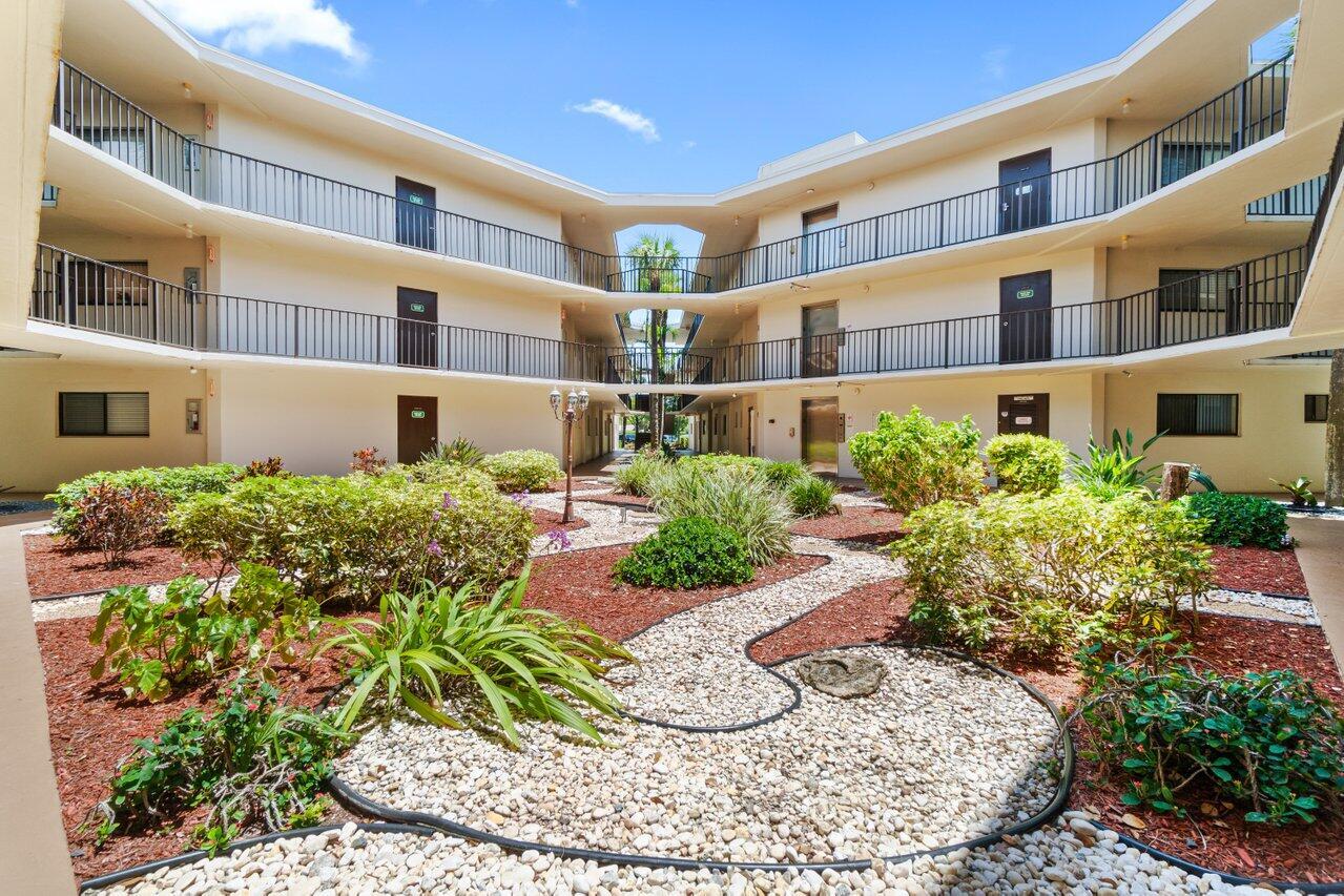 5100 Las Verdes Circle 316 Property Photo 1