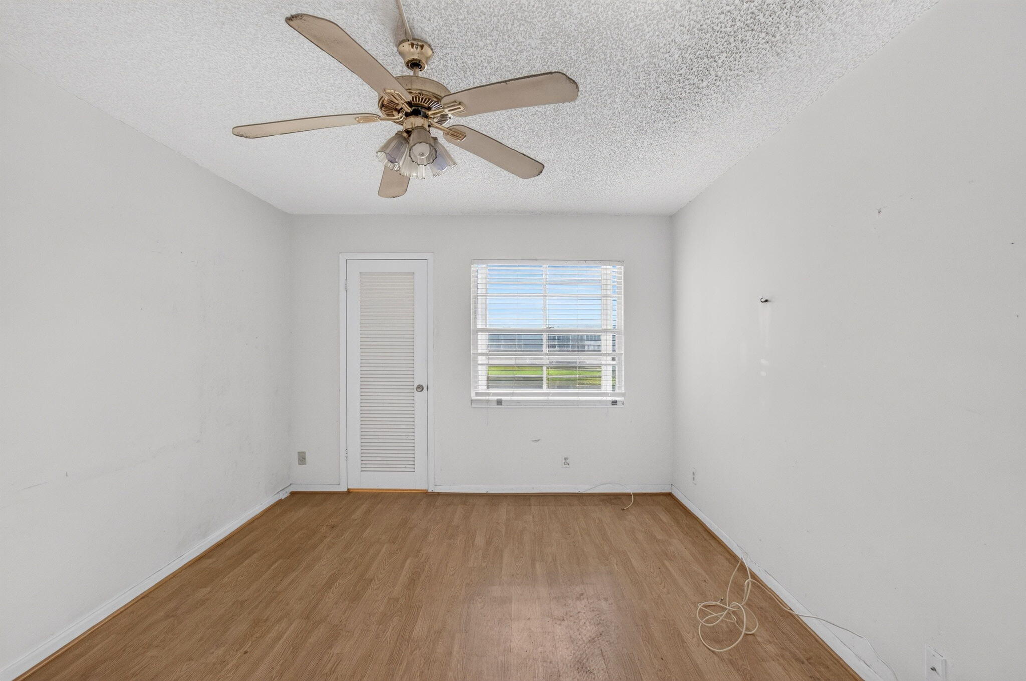 4044 Wolverton C Property Photo 8