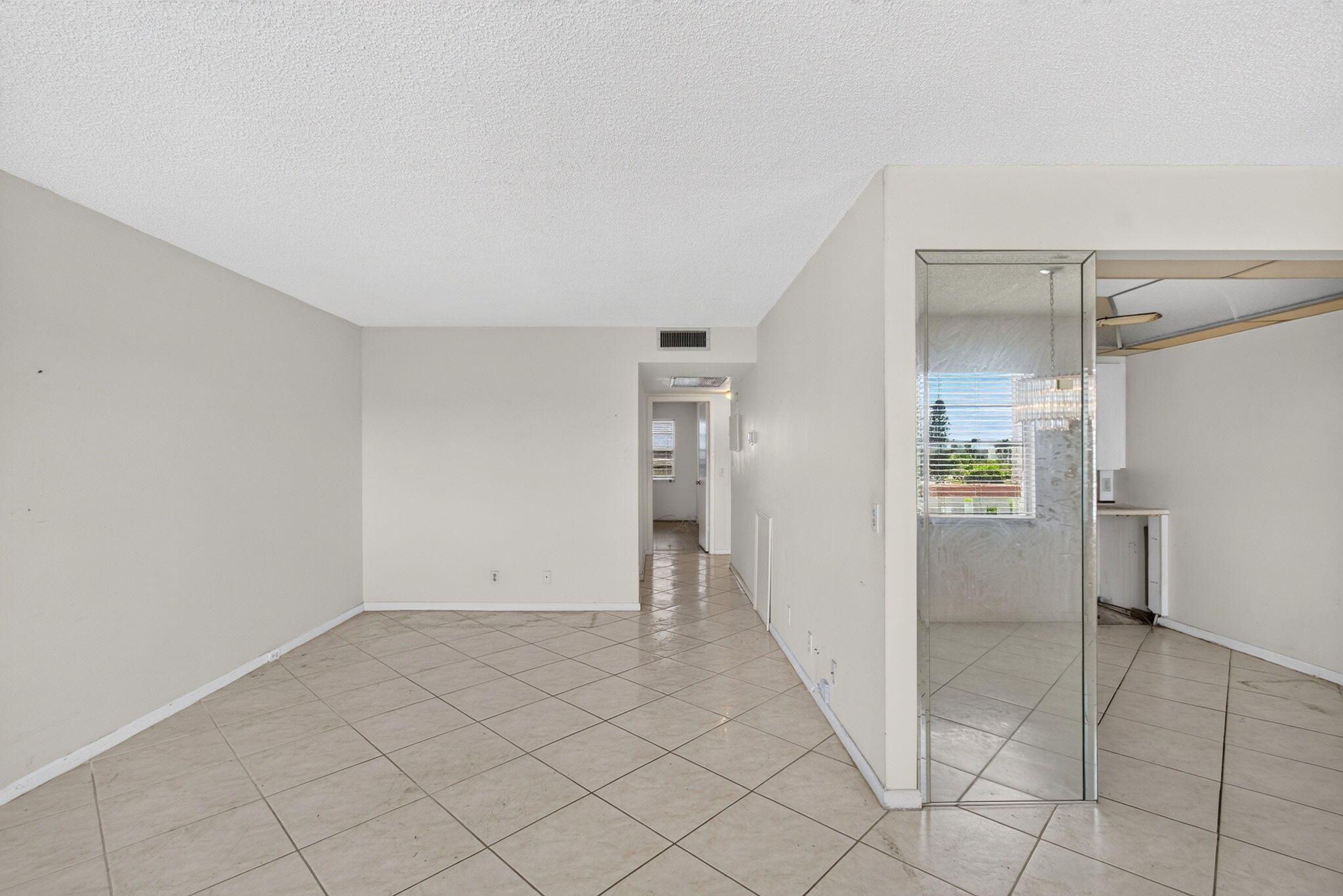 4044 Wolverton C Property Photo 11