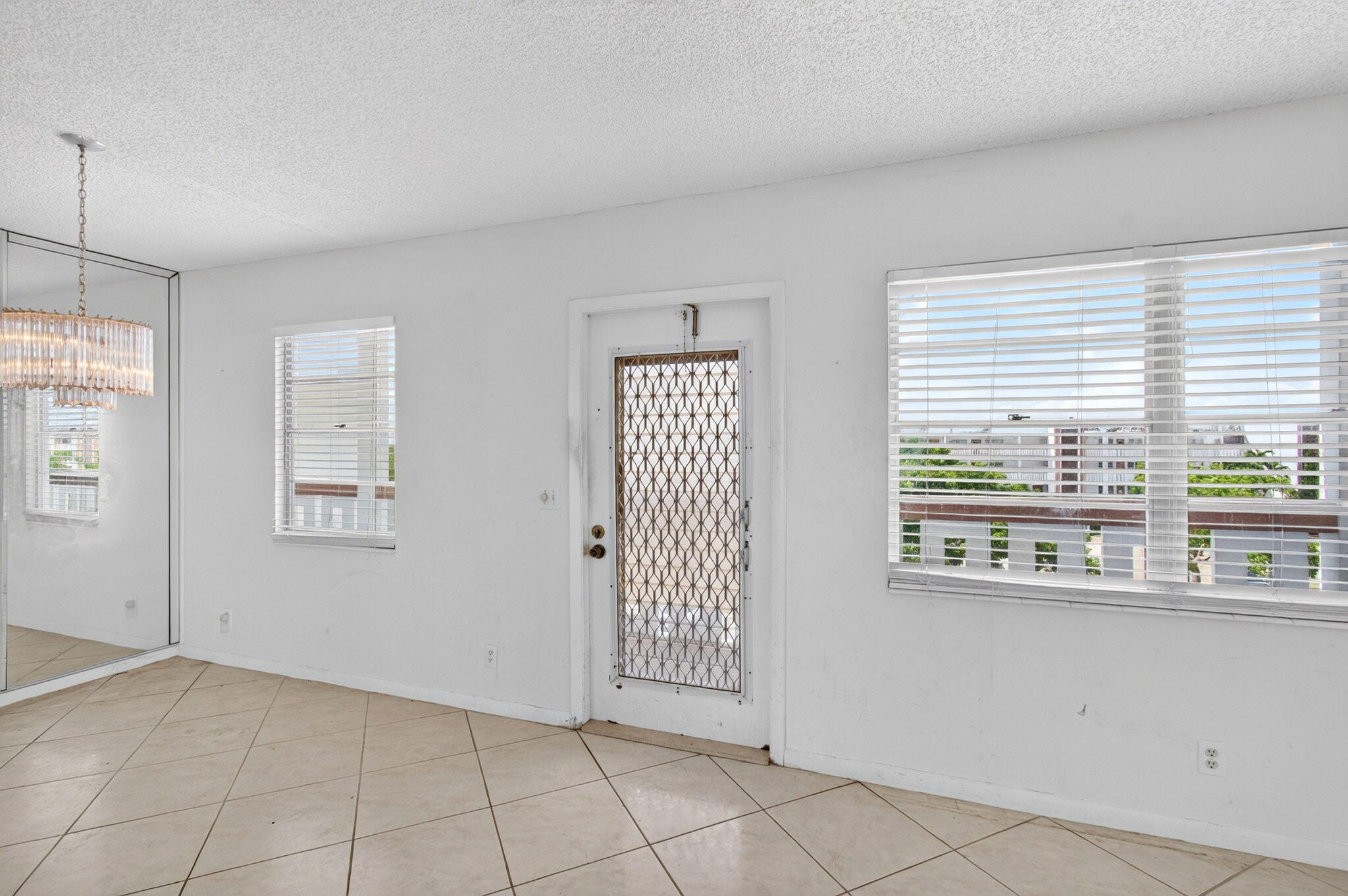 4044 Wolverton C Property Photo 14