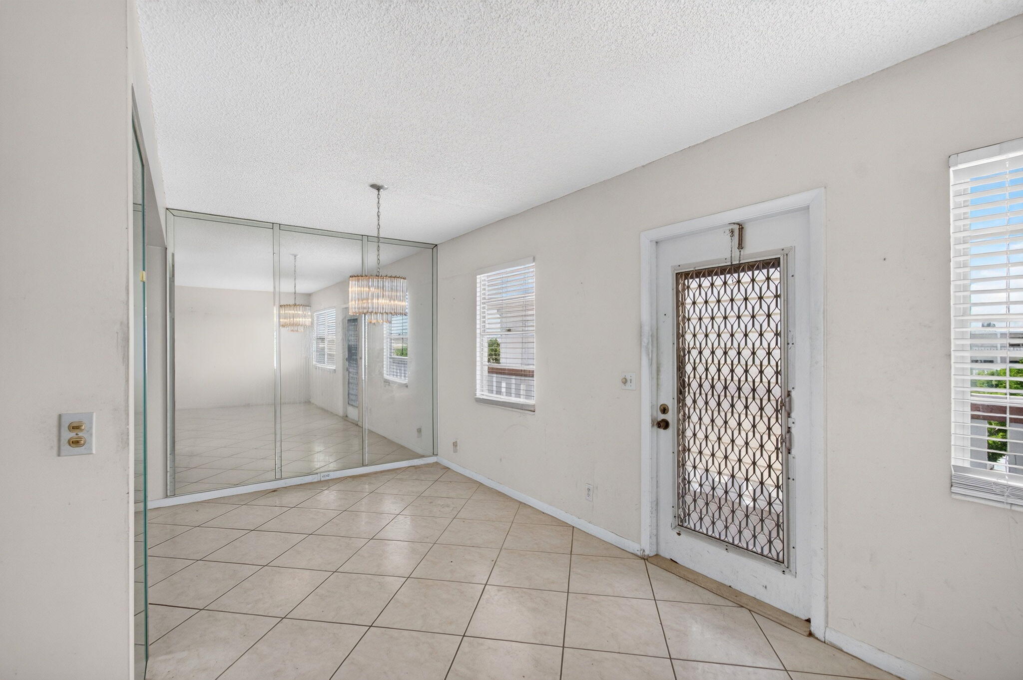 4044 Wolverton C Property Photo 16