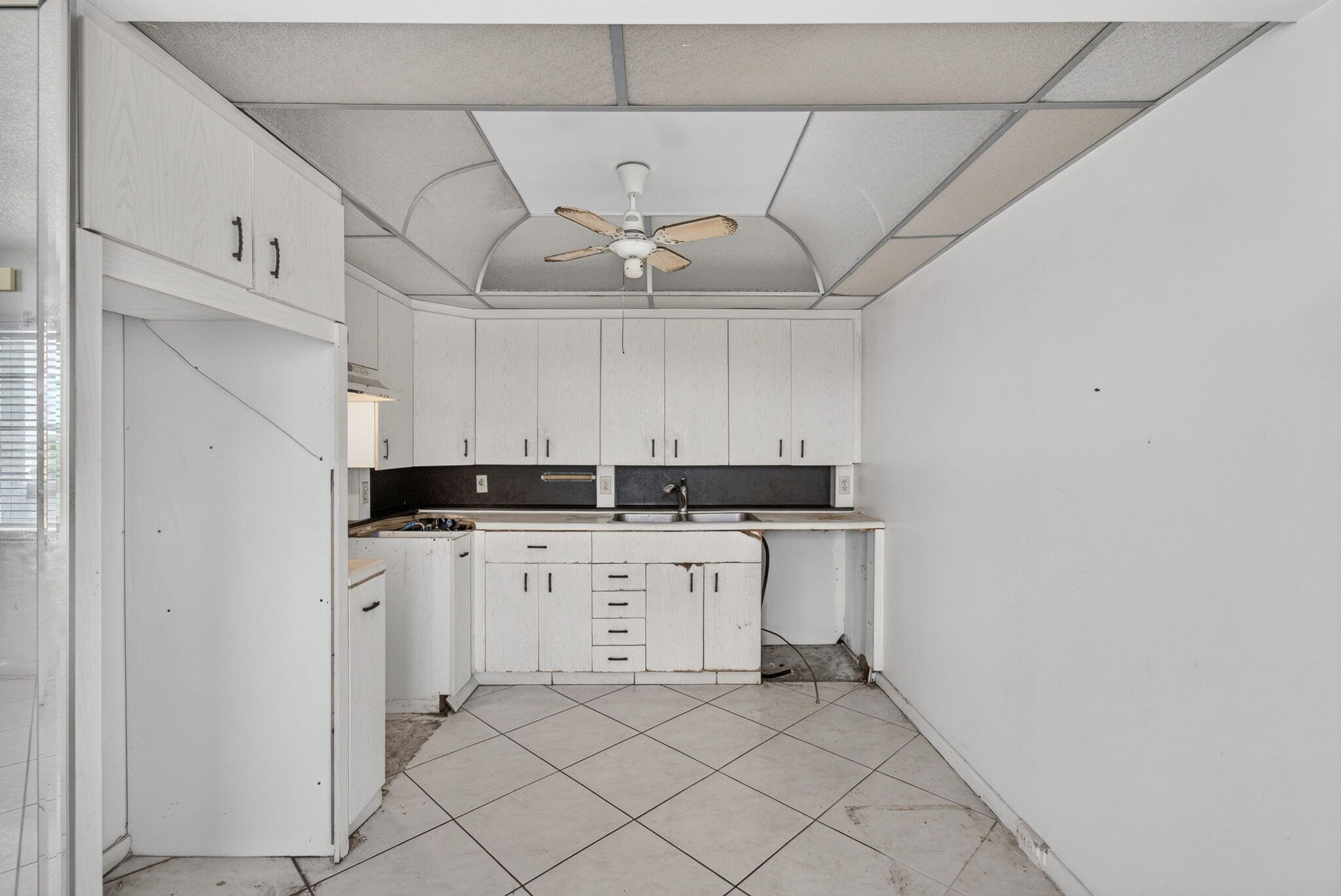 4044 Wolverton C Property Photo 18