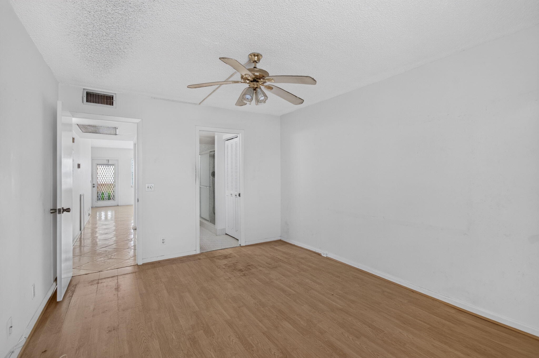 4044 Wolverton C Property Photo 26