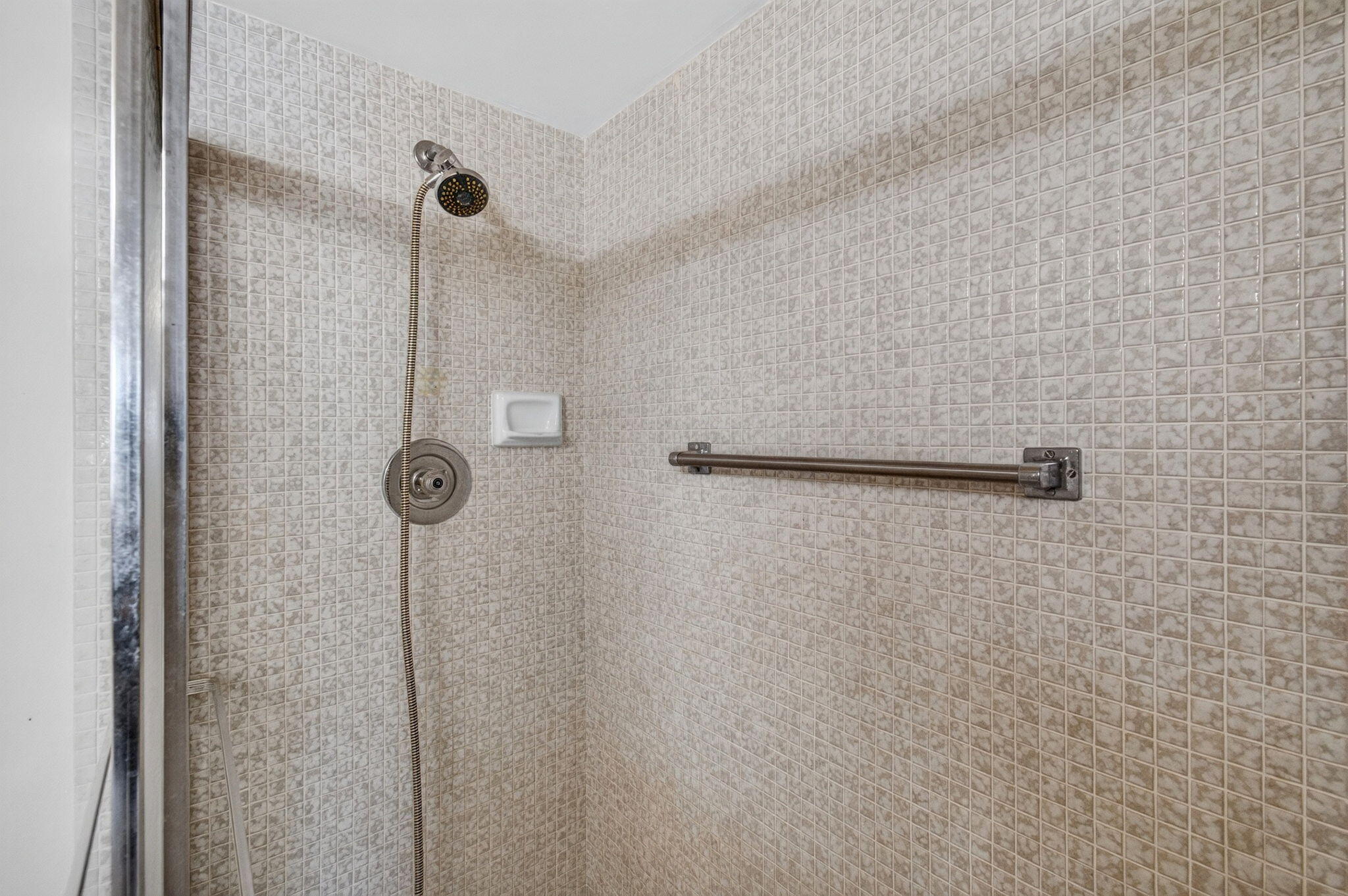 4044 Wolverton C Property Photo 29