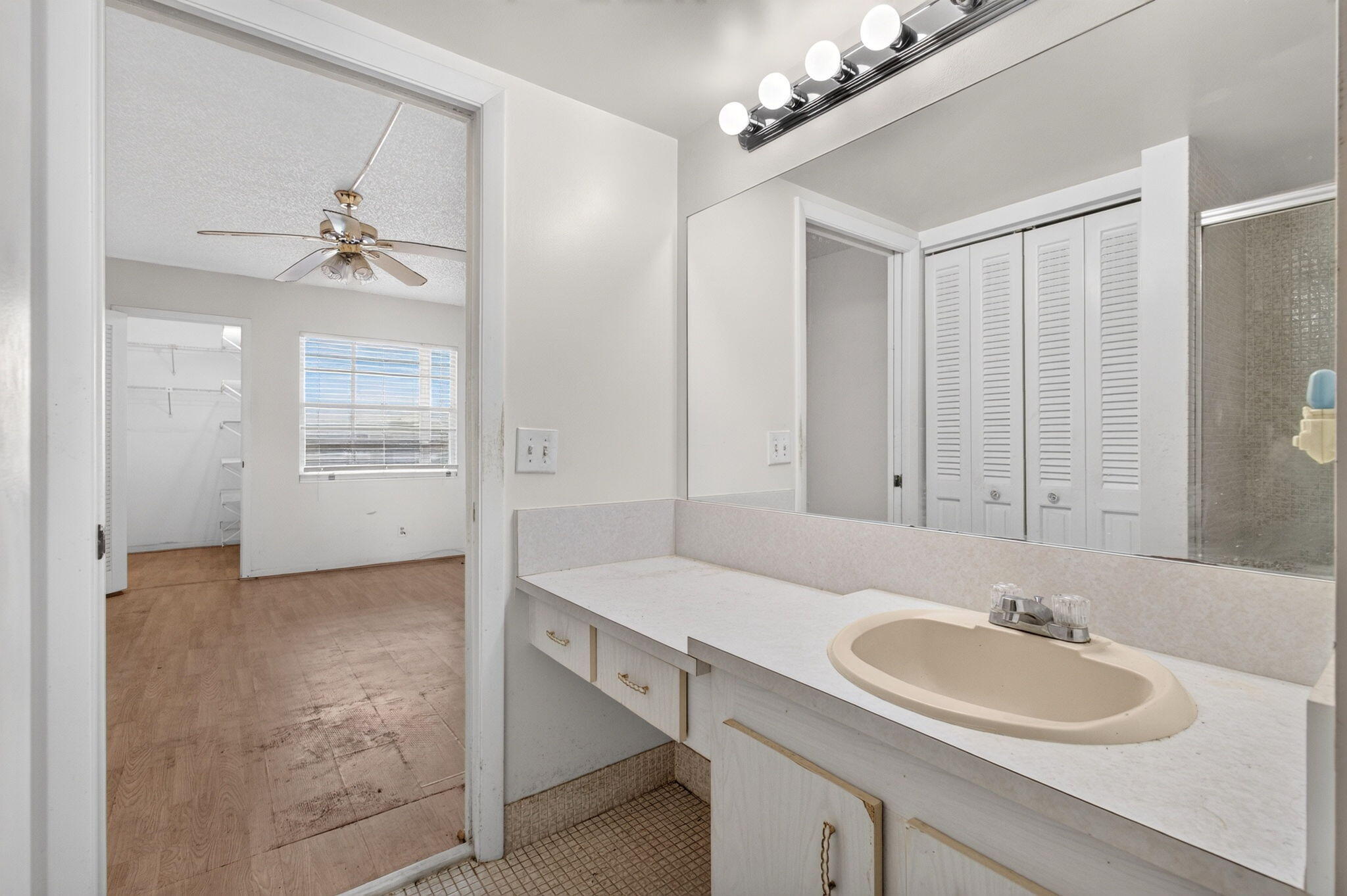 4044 Wolverton C Property Photo 30