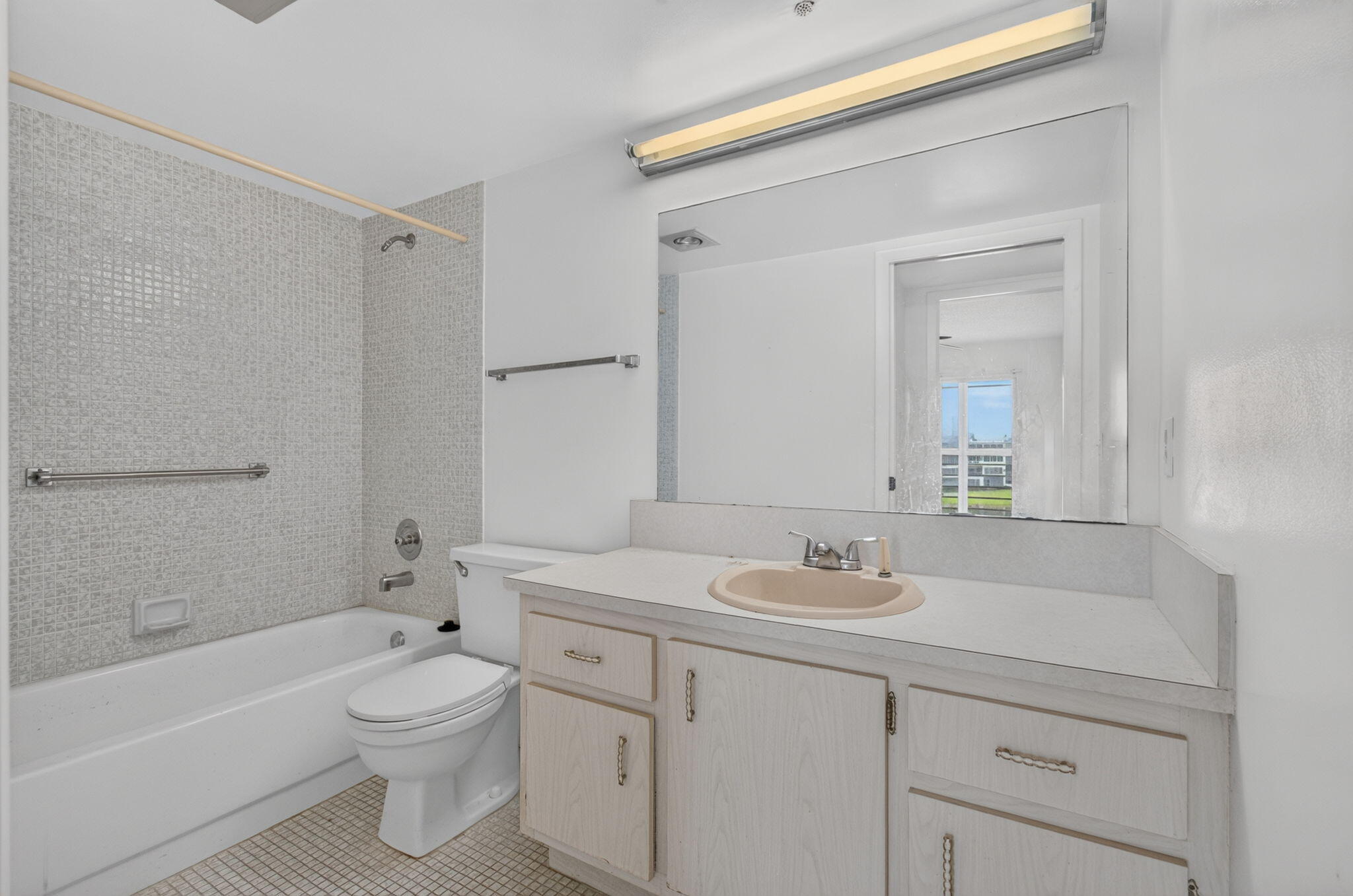 4044 Wolverton C Property Photo 31