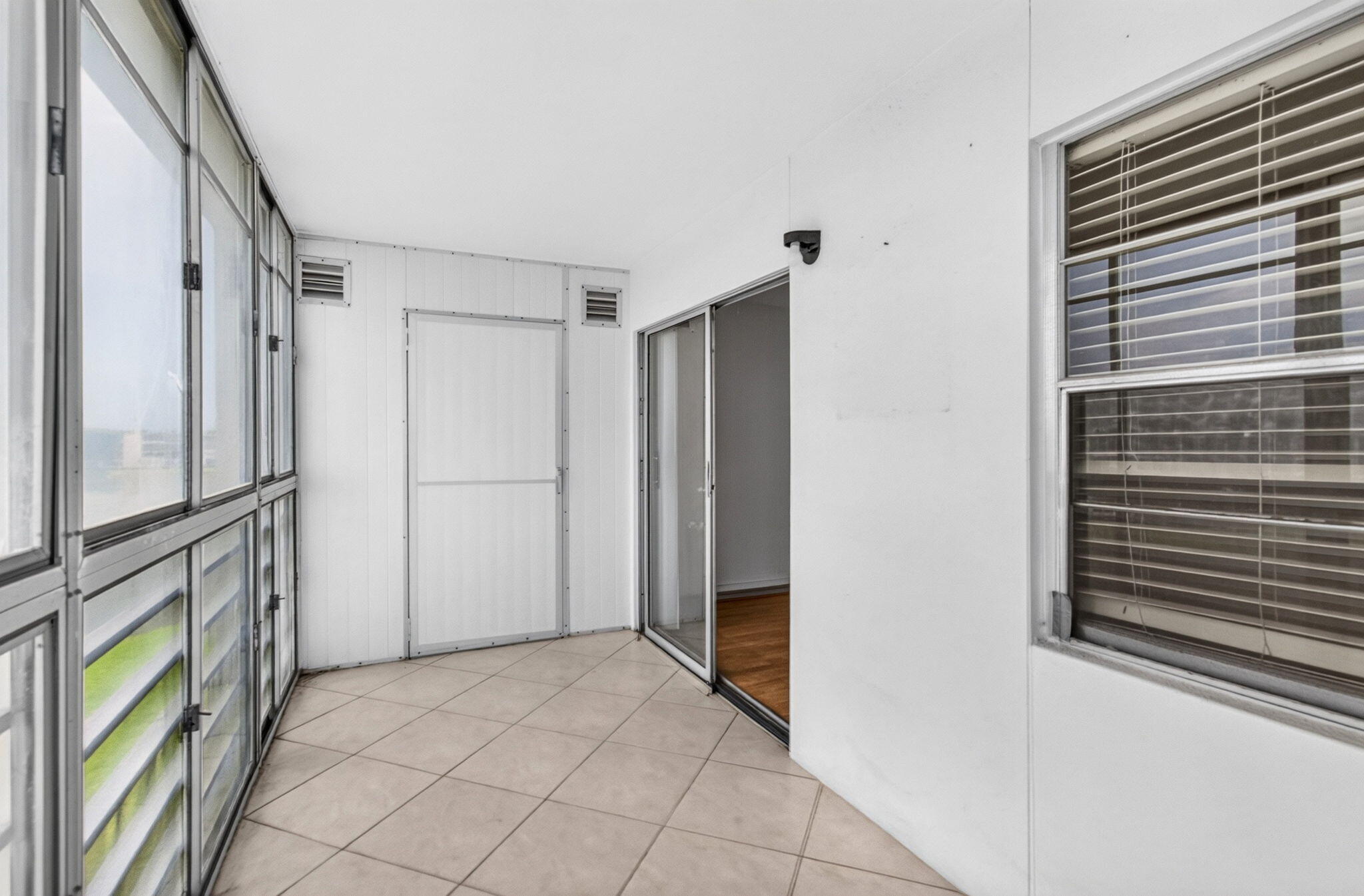 4044 Wolverton C Property Photo 39