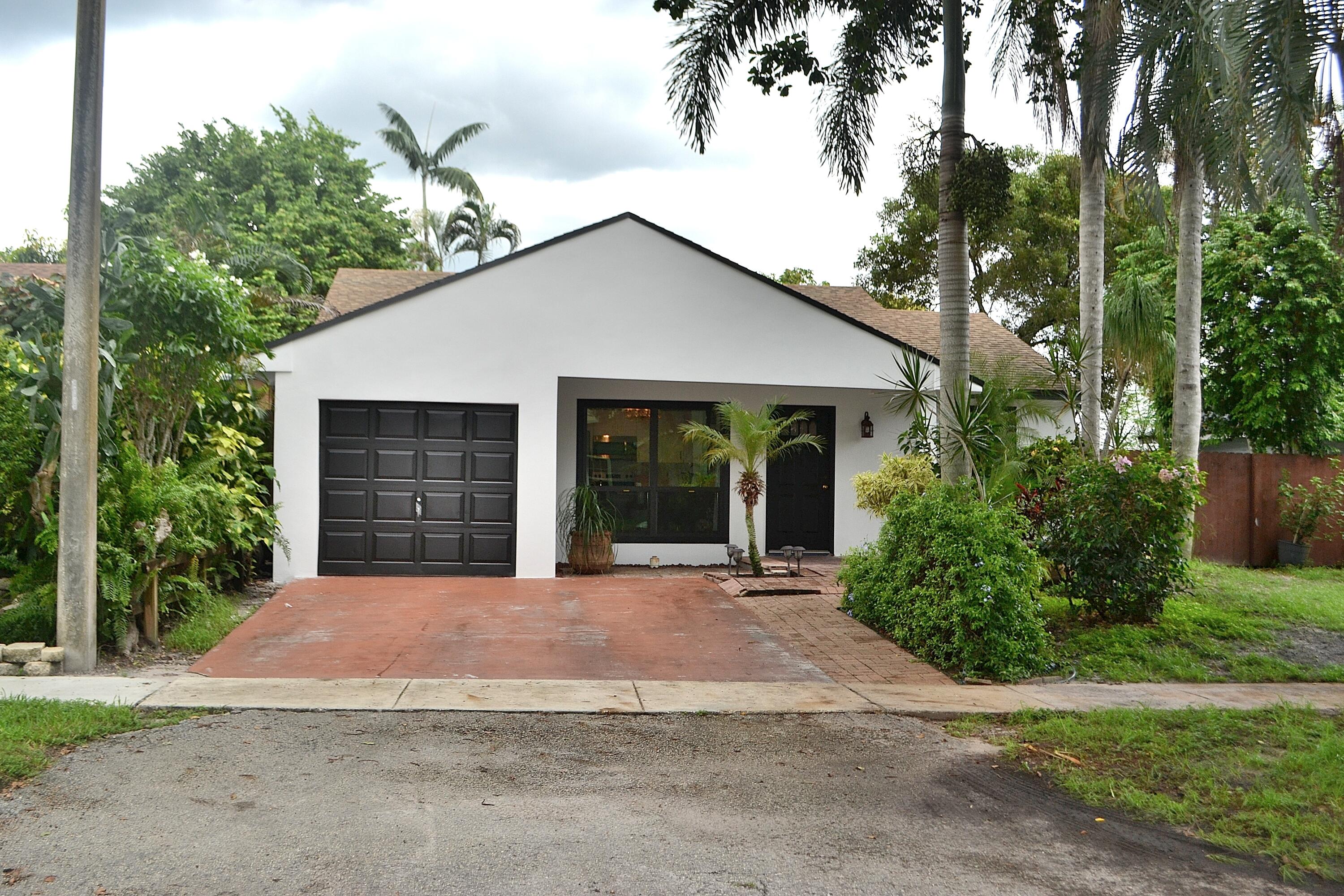 8671 SW 16TH Court Property Photo 1