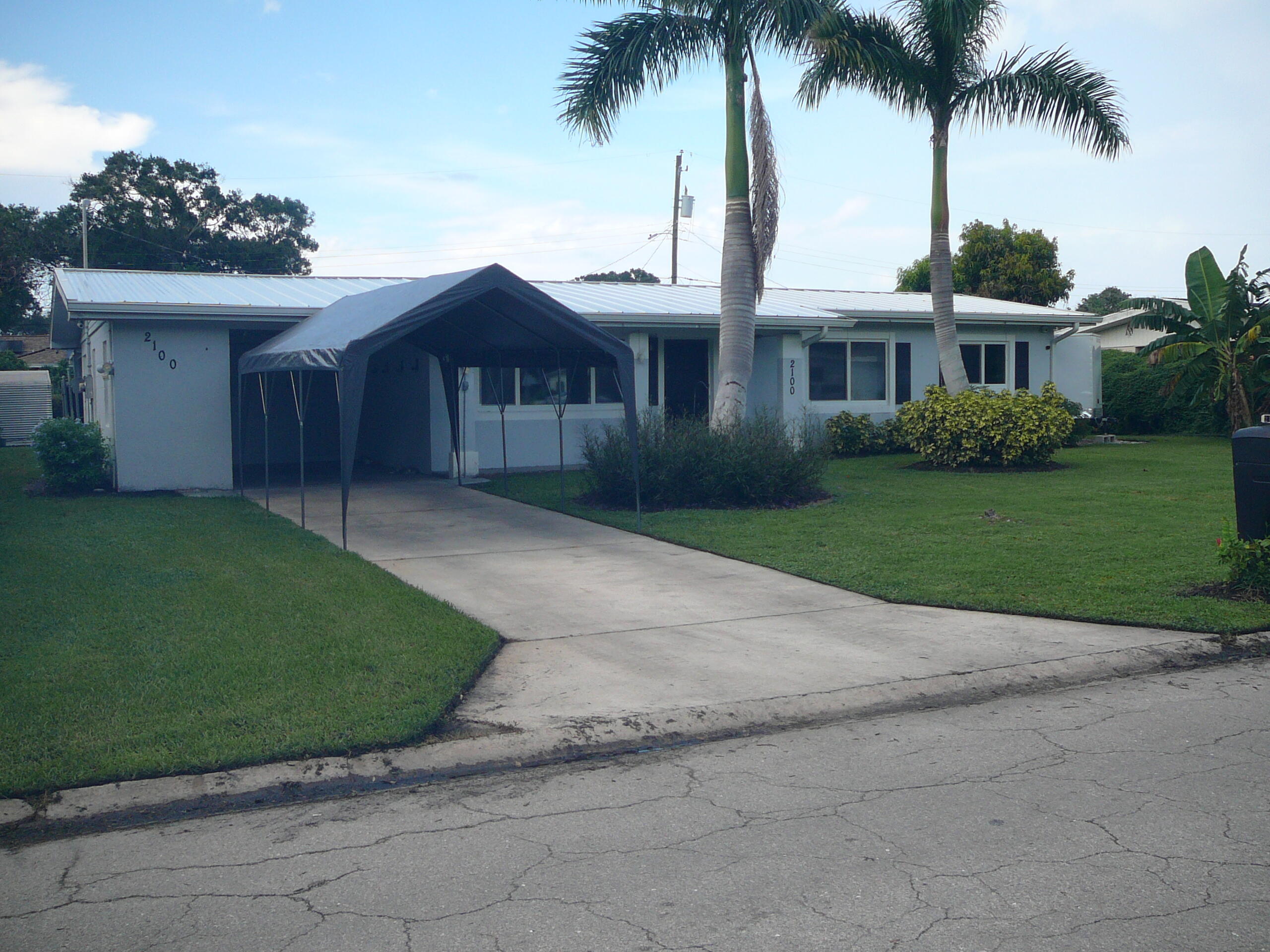 2100 W Esplanade Property Photo 4