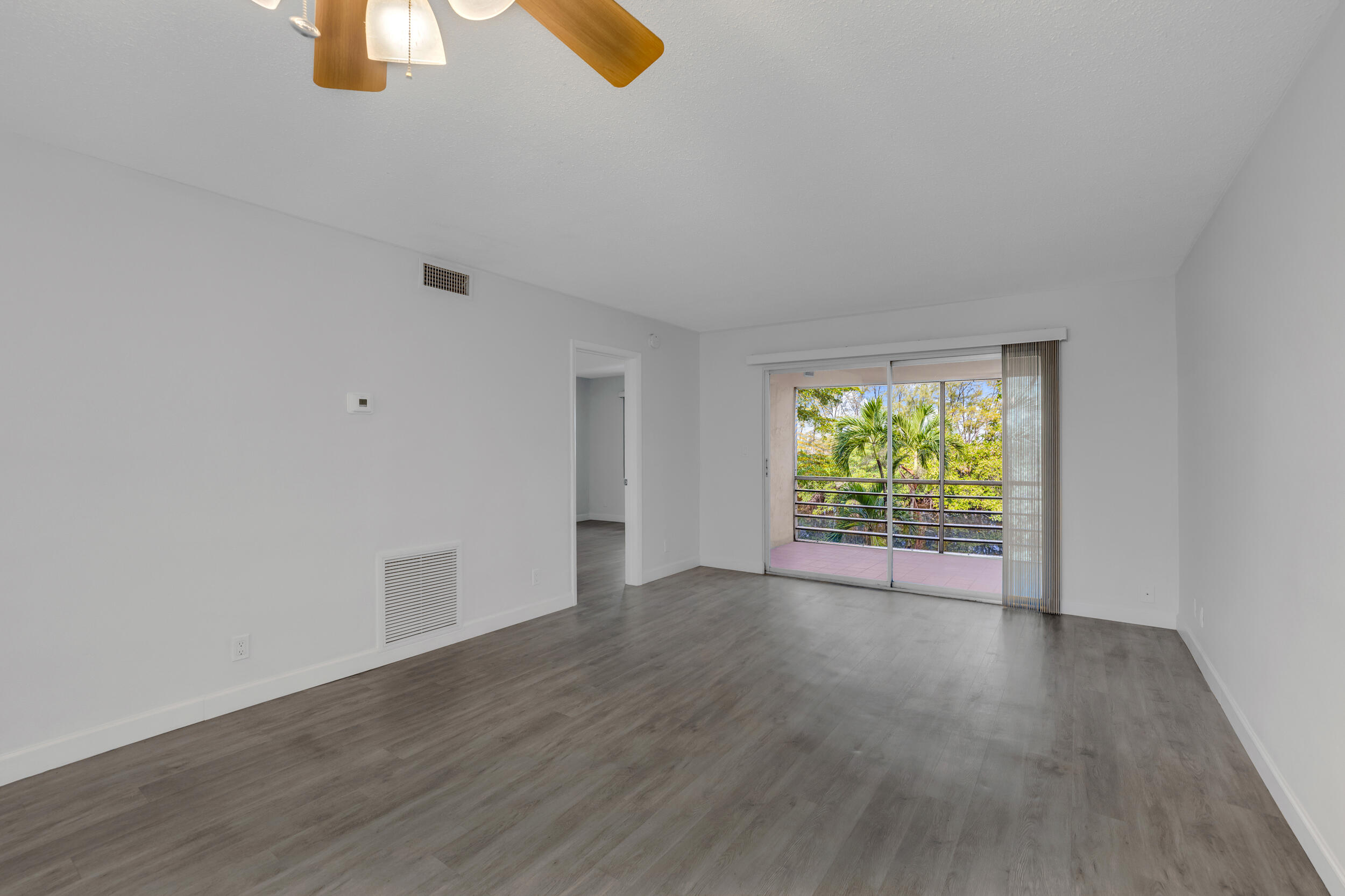 1400 Ne 57th Street 304 Property Photo 11