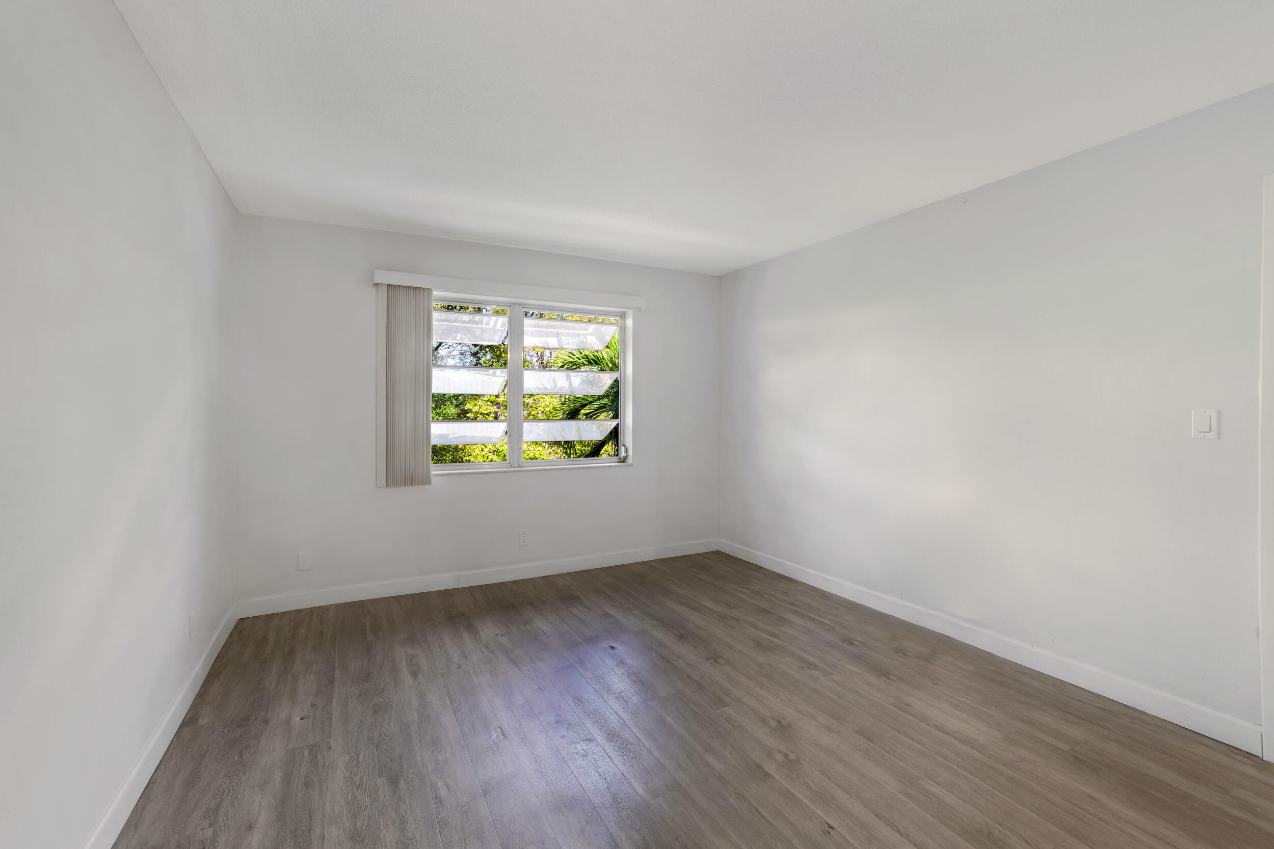 1400 Ne 57th Street 304 Property Photo 17
