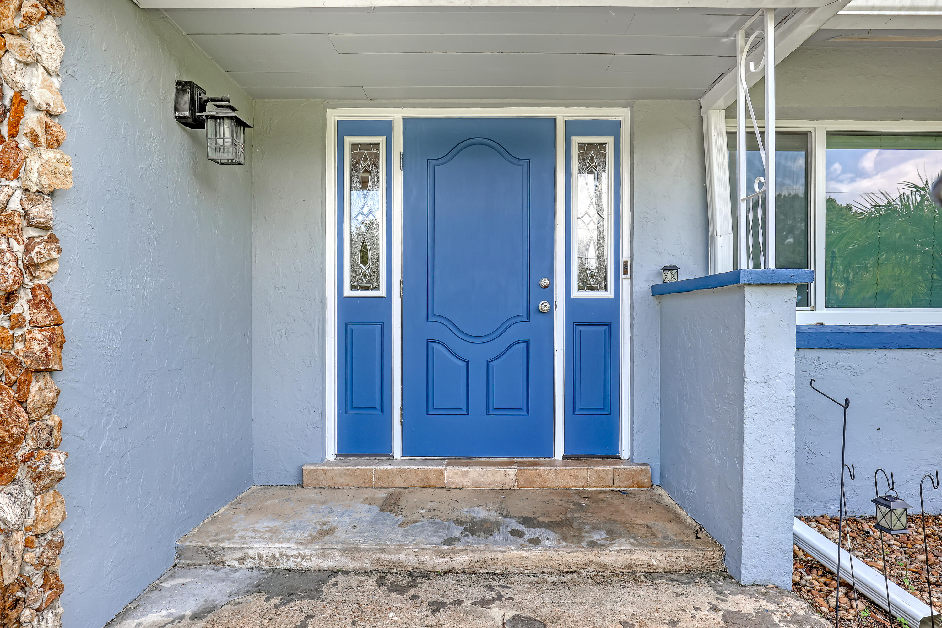 11920 41st Court N Property Photo 4