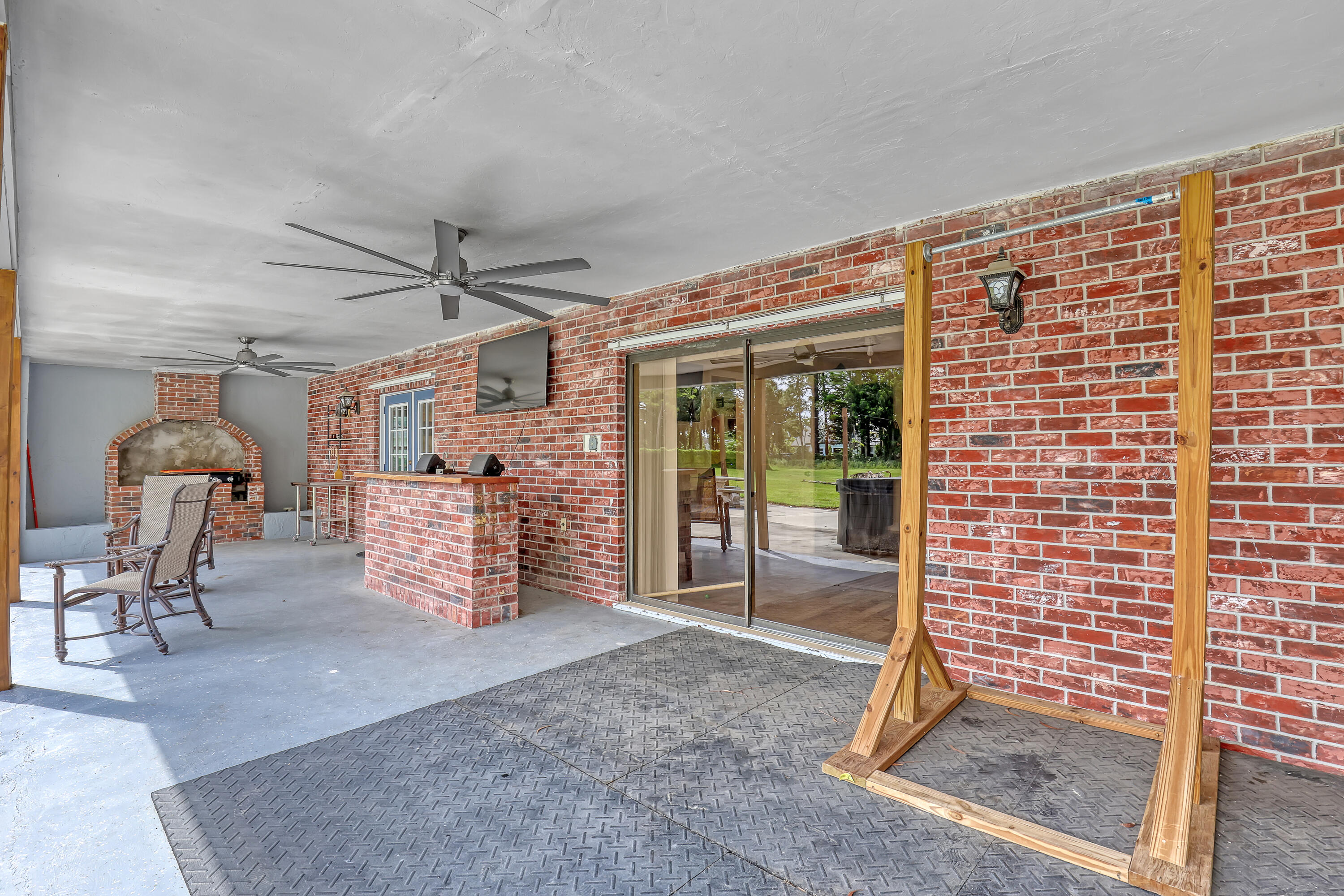 11920 41st Court N Property Photo 18
