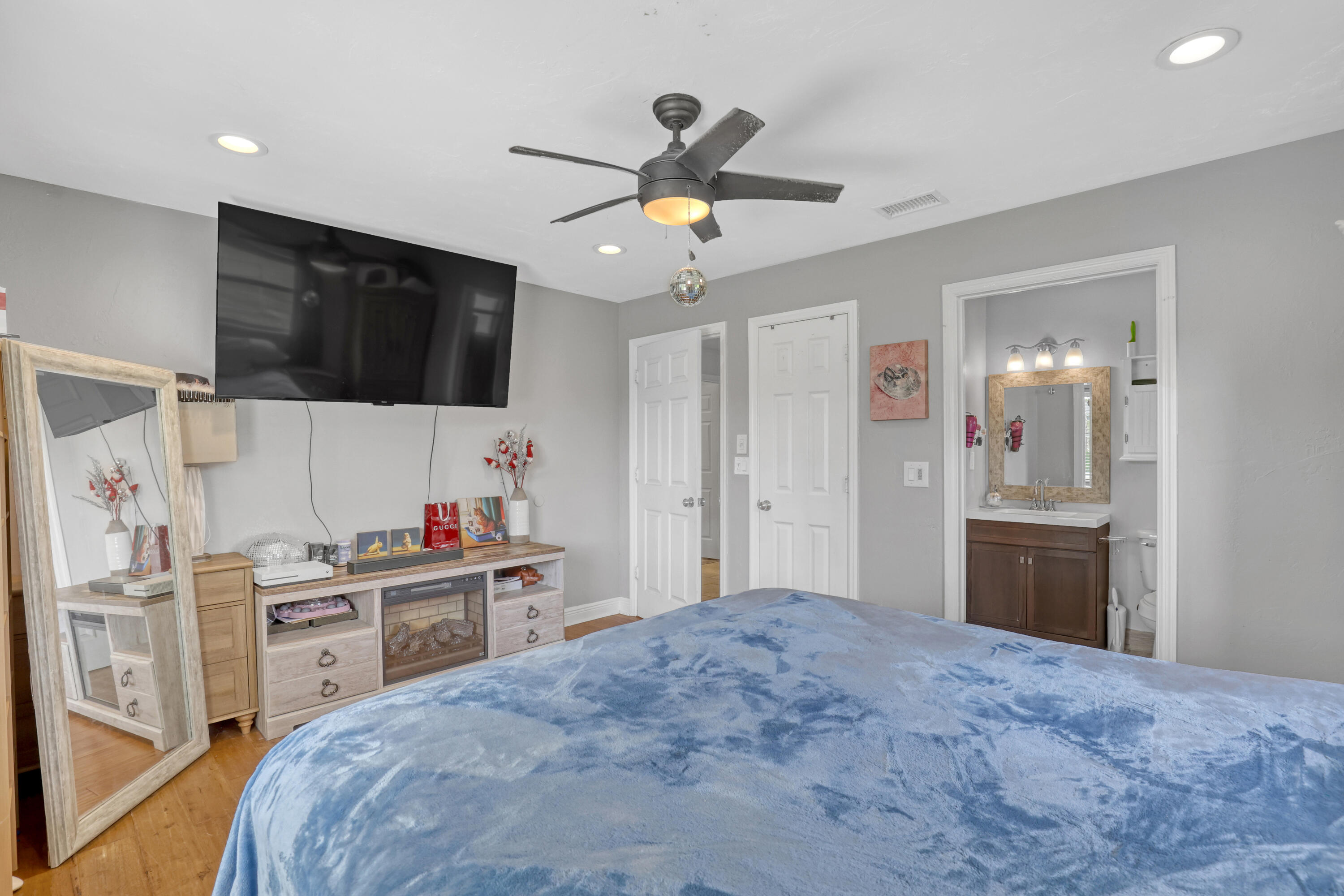 11920 41st Court N Property Photo 30
